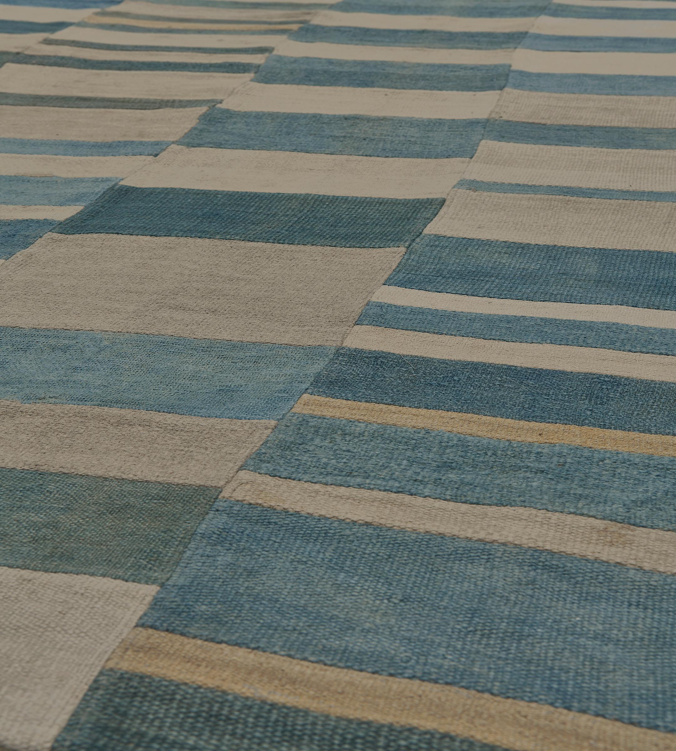 Handwoven Contemporary Wool Blue and Ivory Flatweave Rug In New Condition For Sale In West Hollywood, CA