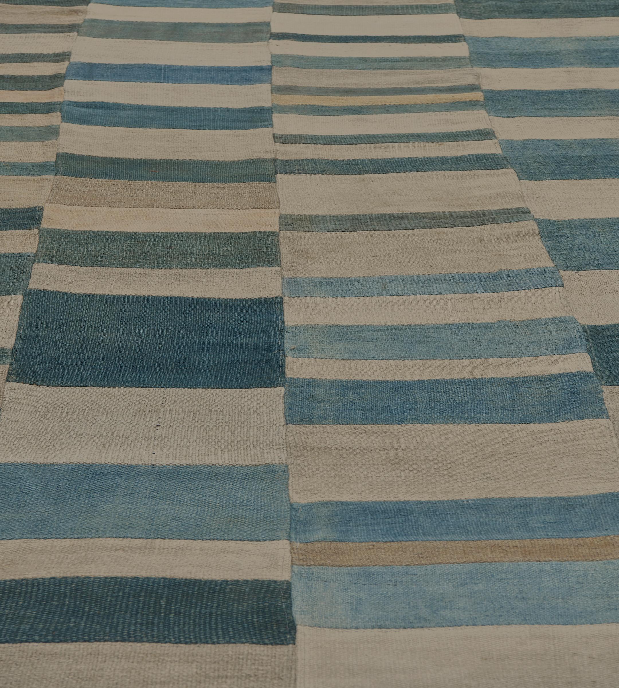 Handwoven Contemporary Wool Blue and Ivory Flatweave Rug For Sale 1