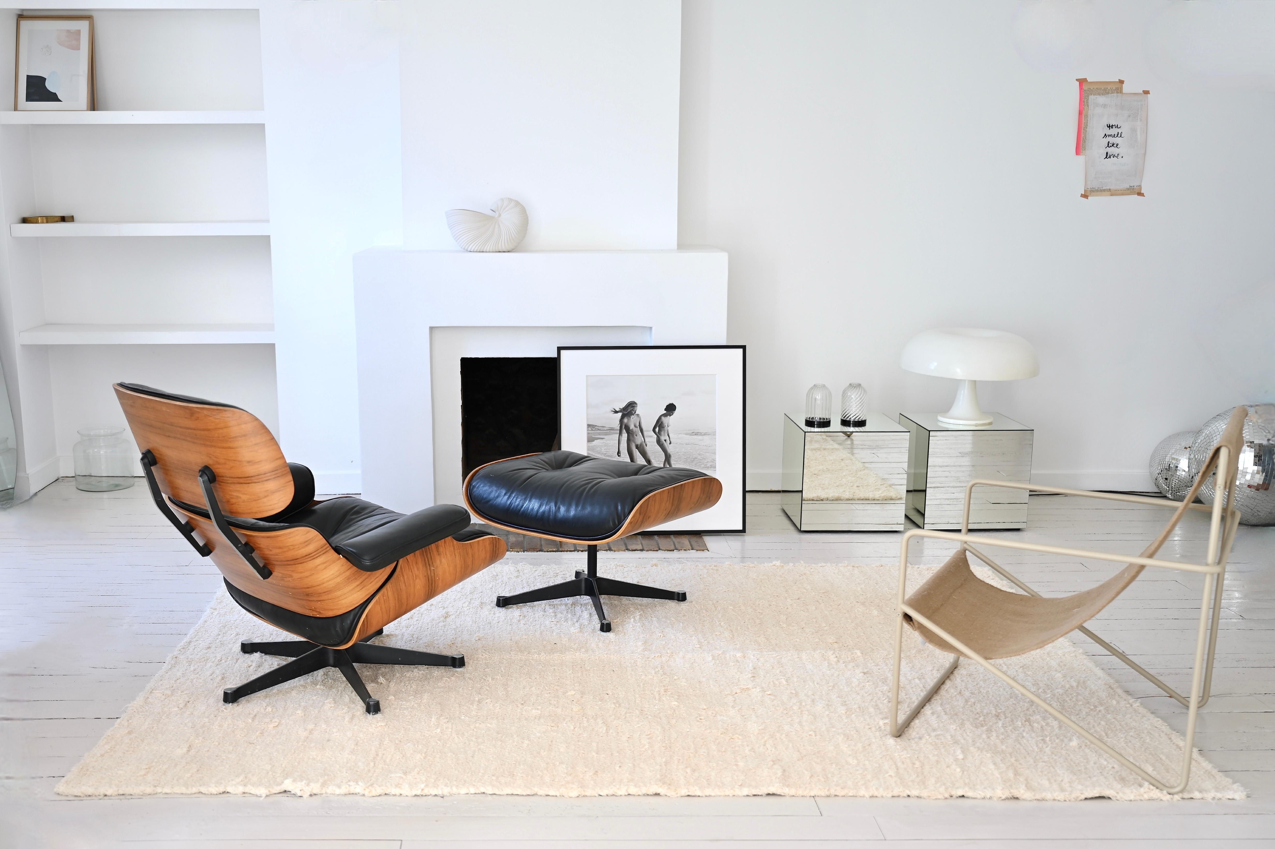 Lagos Rug is a stunning handwoven piece handwoven in Portugal from 100% recycled cotton. Its minimalist design and soft texture are perfect for adding warmth and style to any space. This eco-friendly rug is both comfortable and practical, being