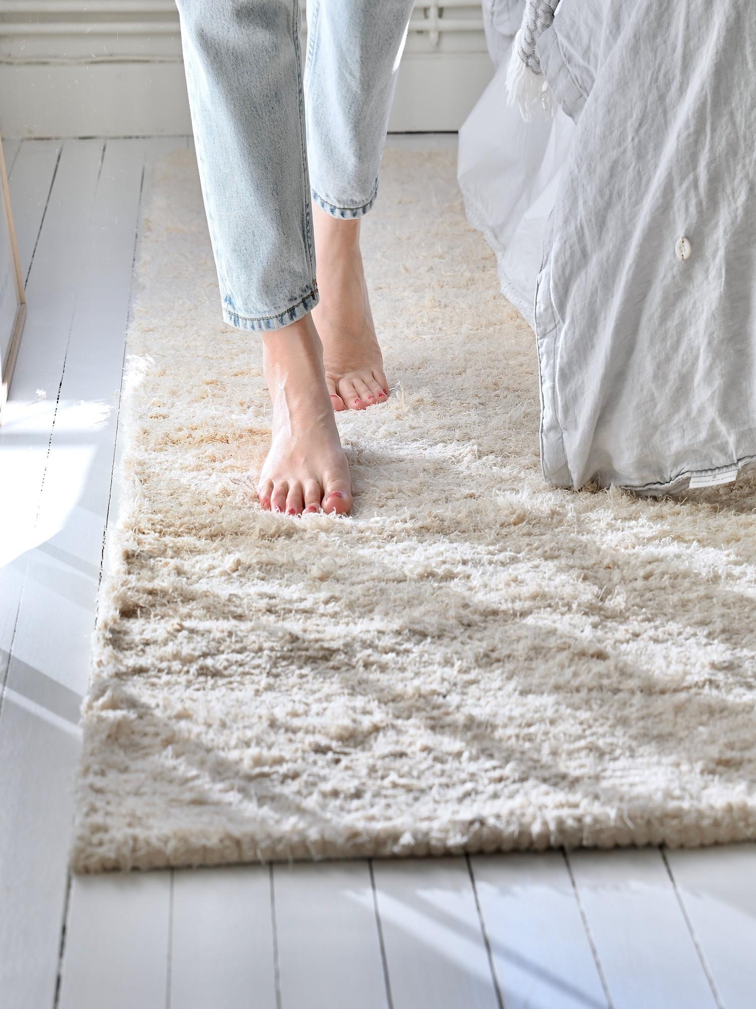 Tappeto portoghese in cotone ecru tessuto a mano Lago SAUDADE DESIGN In condizioni Nuovo in vendita a PARIS, FR