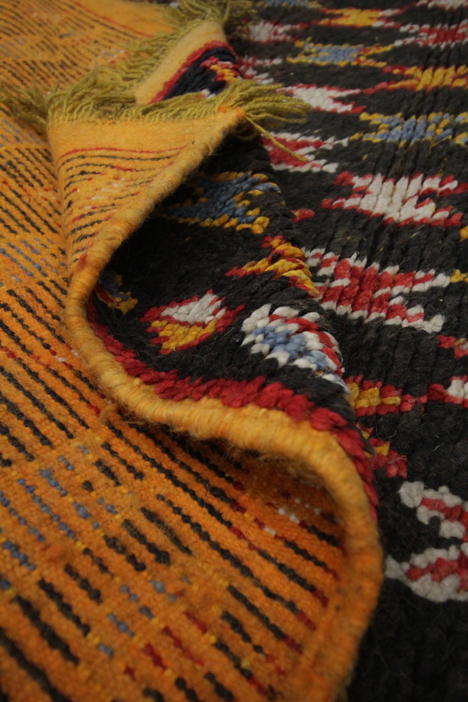Handwoven Gabbeh Carpet Primitive Wool Pile Rug, Oriental Tribal In Excellent Condition For Sale In Hampshire, GB