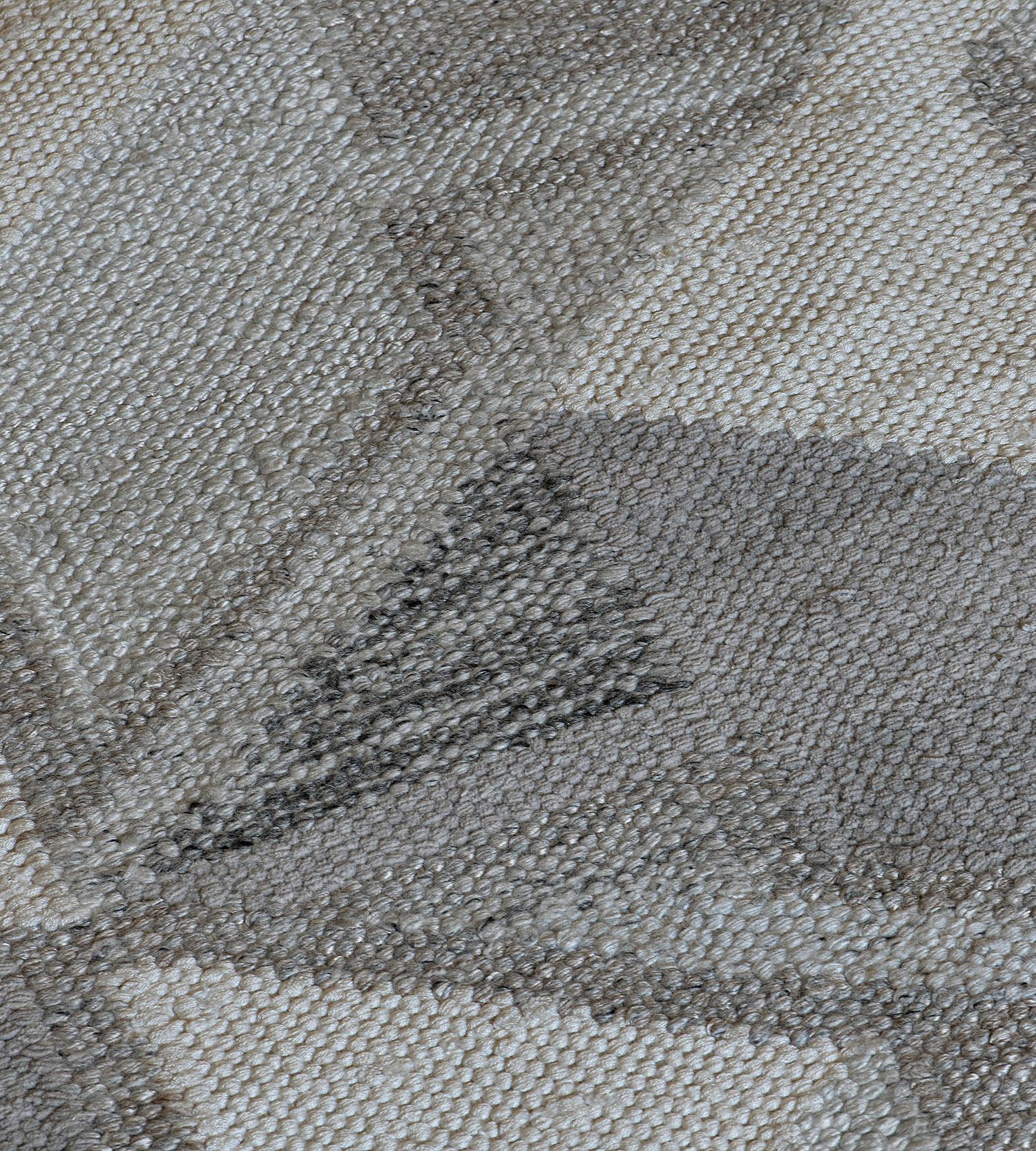 Hand-Knotted Handwoven Grey Swedish-Inspired Wool Flatweave Rug For Sale