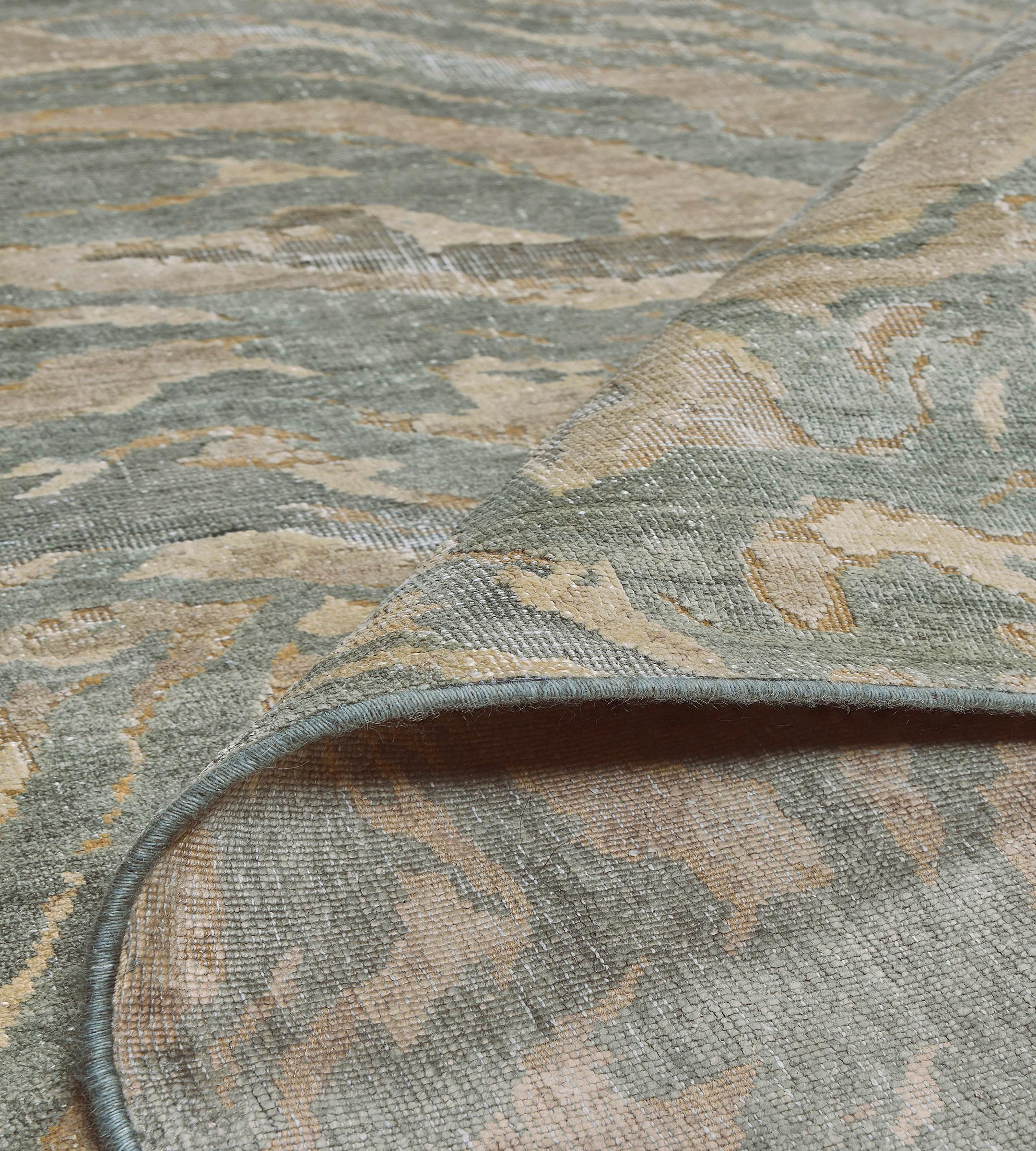 Tapis abstrait tissé à la main en laine High-Low en vente 5