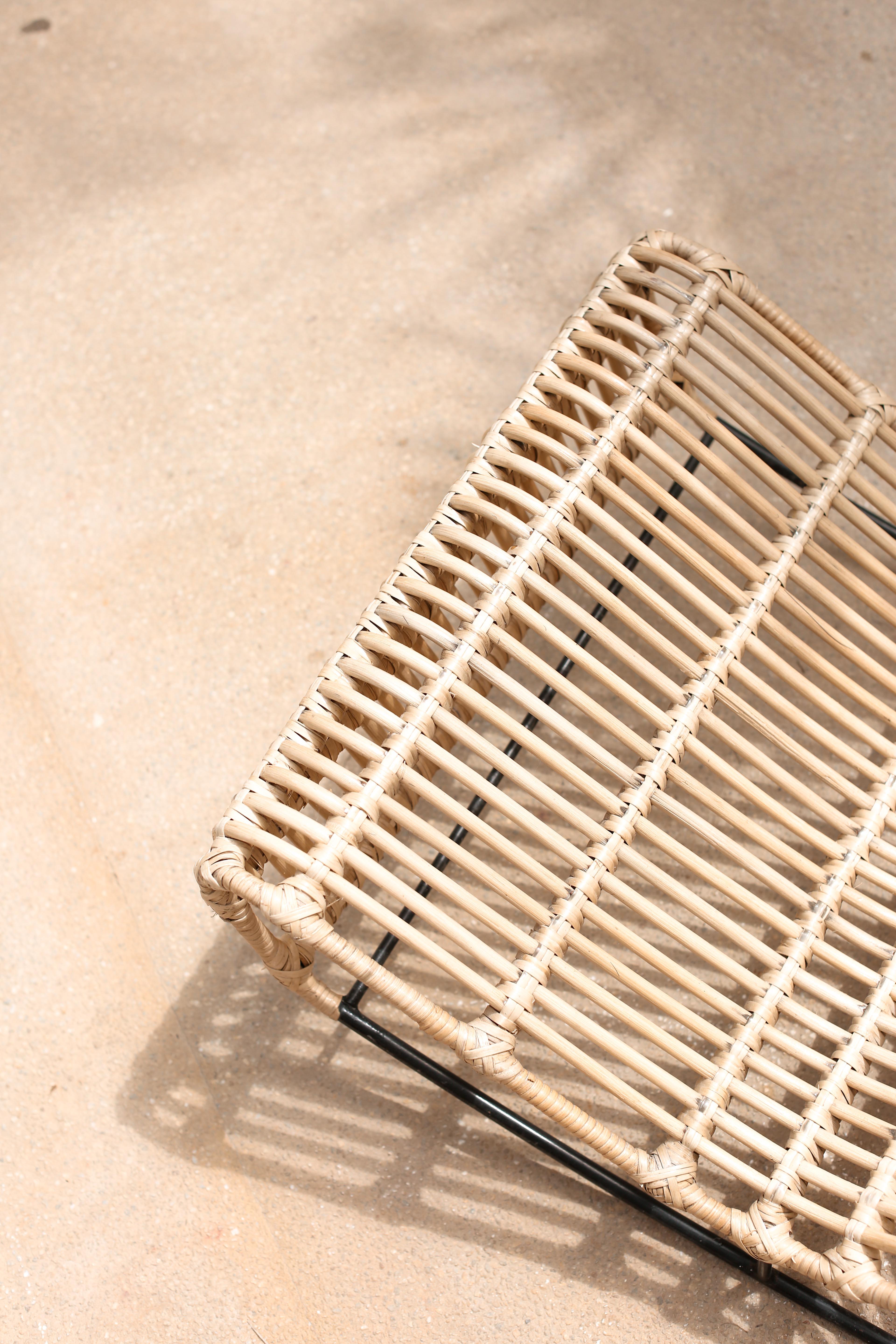 Mexican Handwoven Jambi Deck Chair, Powder-Coated Steel and Natural Rattan, Mexico City For Sale