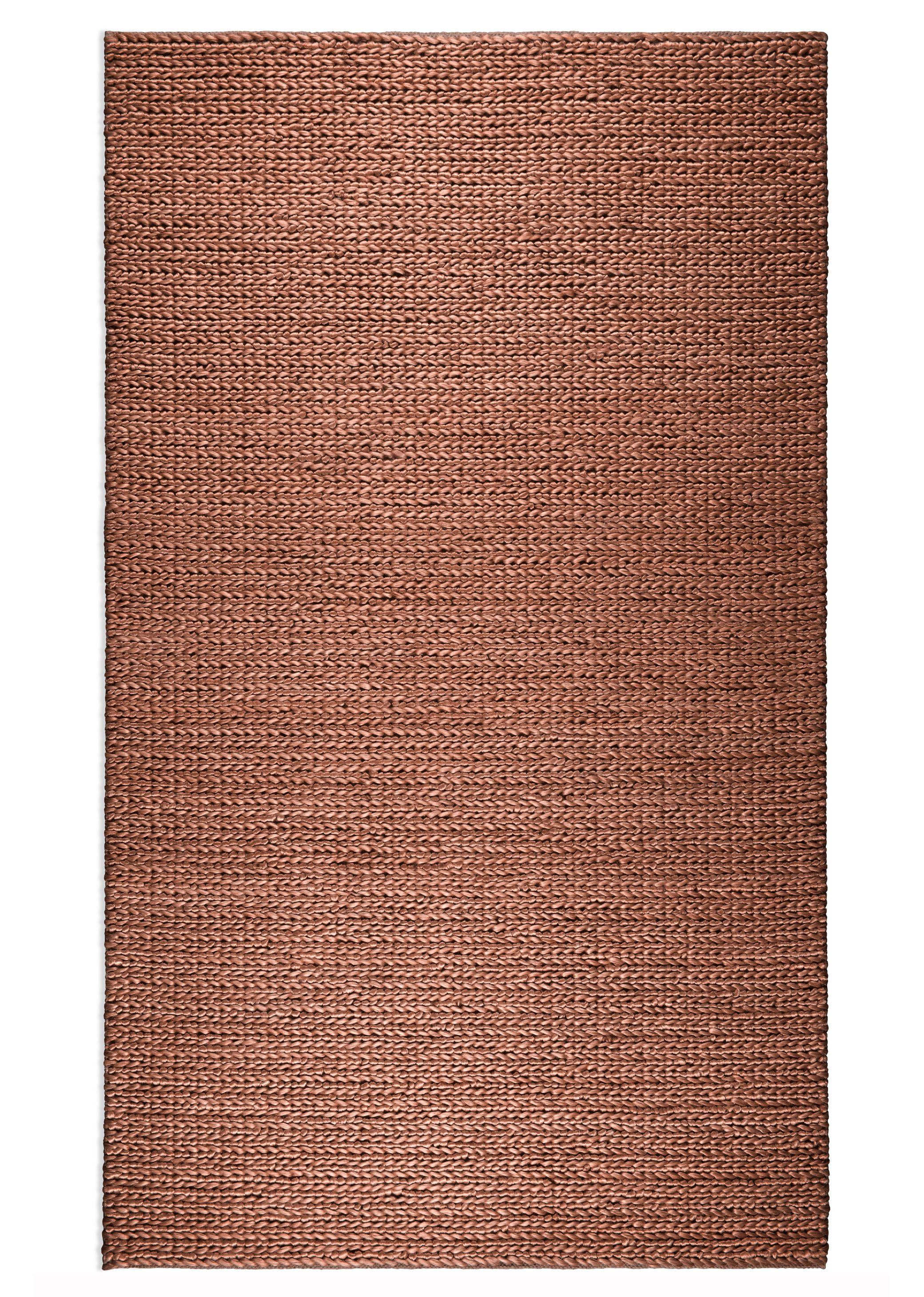 Unser Weave Rug, ein Zeugnis der Schönheit natürlicher Materialien, kombiniert zwei spezielle Webtechniken, um ein Gefühl von Bewegung und Tiefe zu erzeugen. Unsere charakteristische Farbpalette unterstreicht die weiche, glatte Oberfläche des