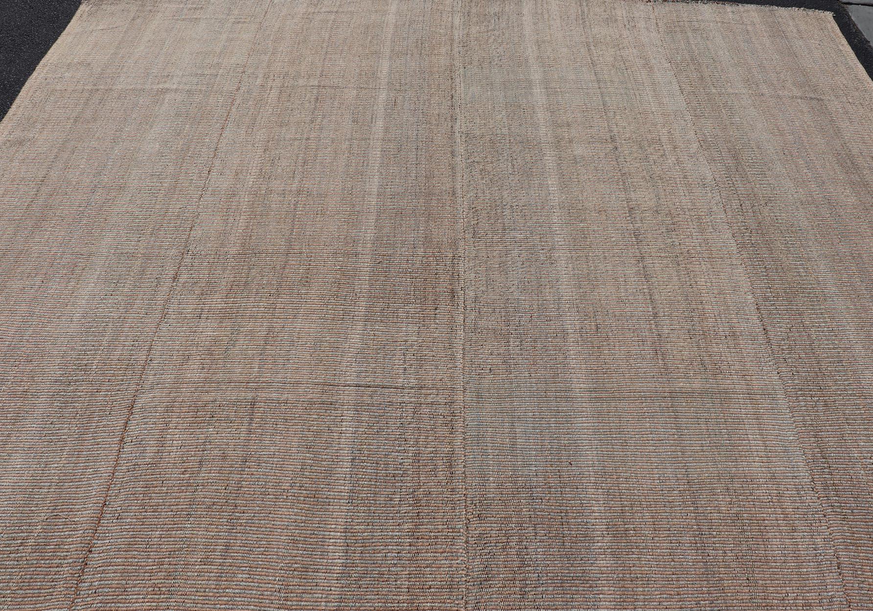 Handgewebter Kilim-Teppich in weichem Beige und warmen Korallentönen mit Textur 11'10 x 15'2 im Angebot 3