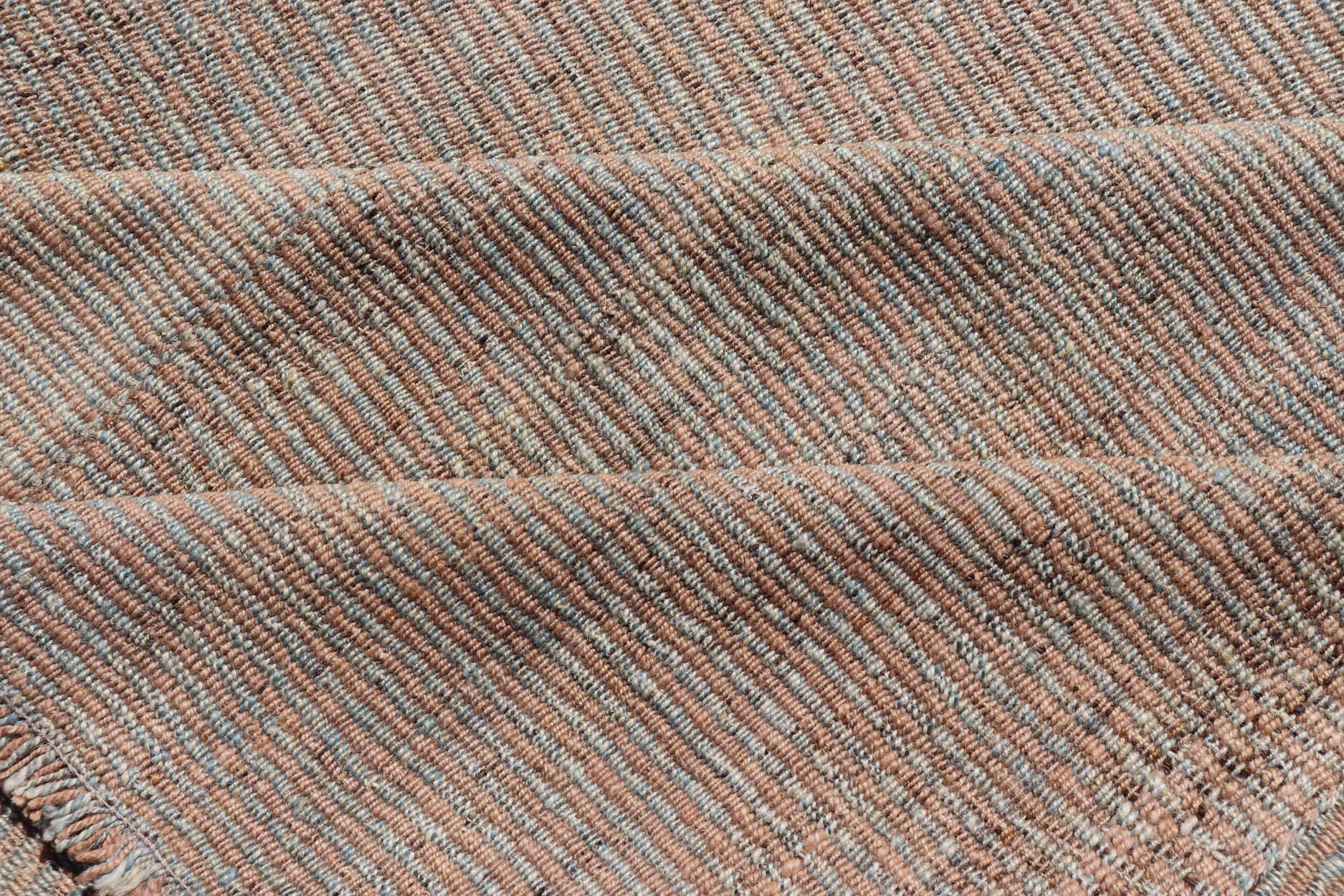 Handgewebter Kilim-Teppich in weichem Beige und warmen Korallentönen mit Textur 11'10 x 15'2 im Angebot 1