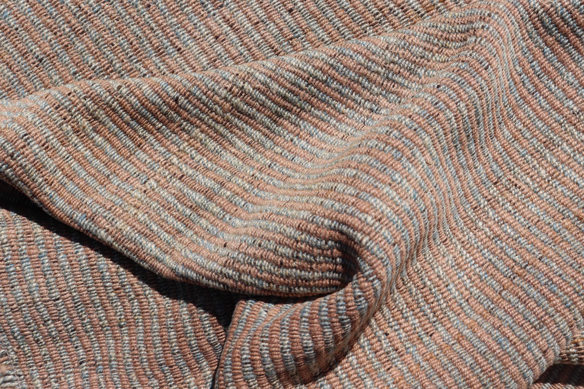 Handgewebter Kilim-Teppich in weichem Beige und warmen Korallentönen mit Textur 11'10 x 15'2 im Angebot 2