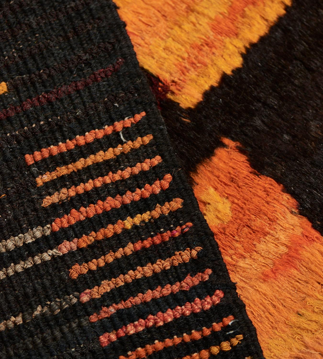 Handwoven Late 20th Century Deep-Pile Turkish Rug For Sale 2