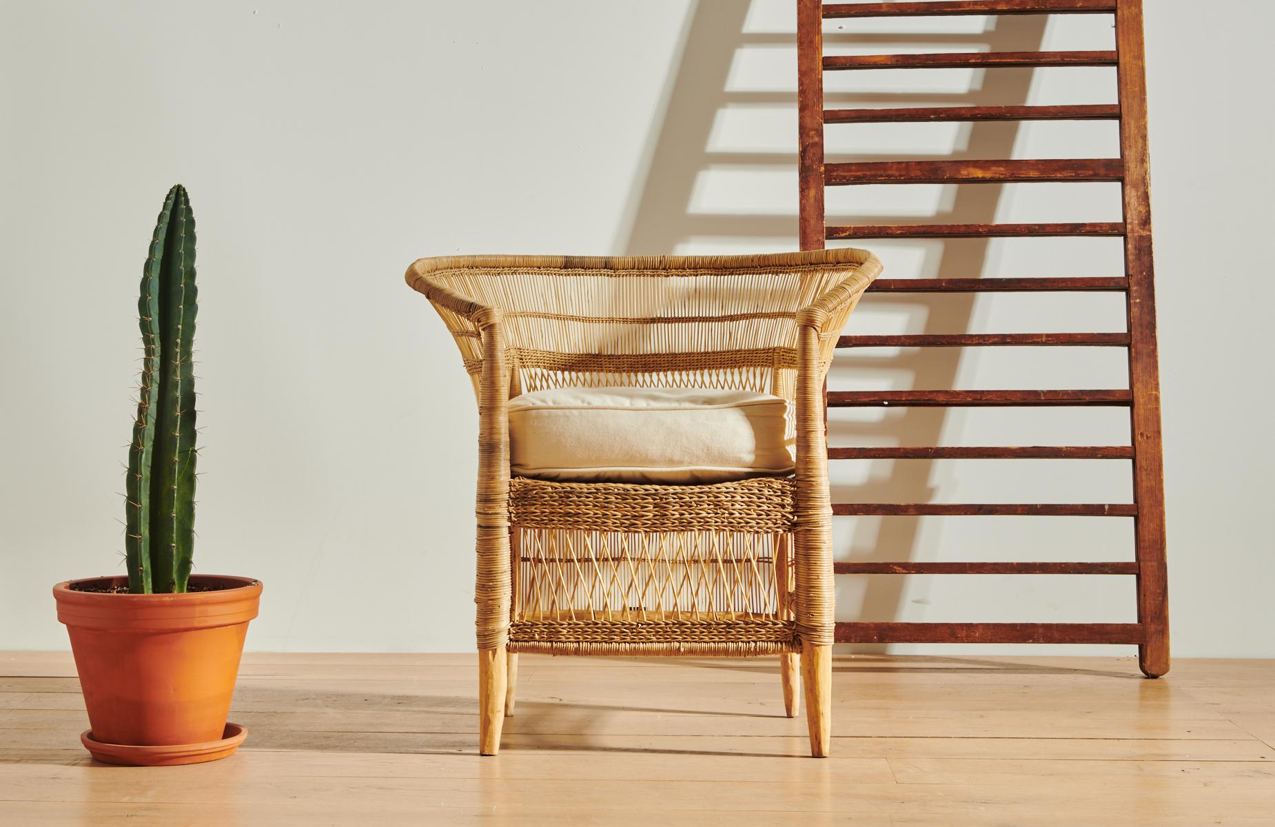 Handwoven Malawi Cane Lounge Chair in Open Weave with White Linen Cushion In Excellent Condition In Brooklyn, NY
