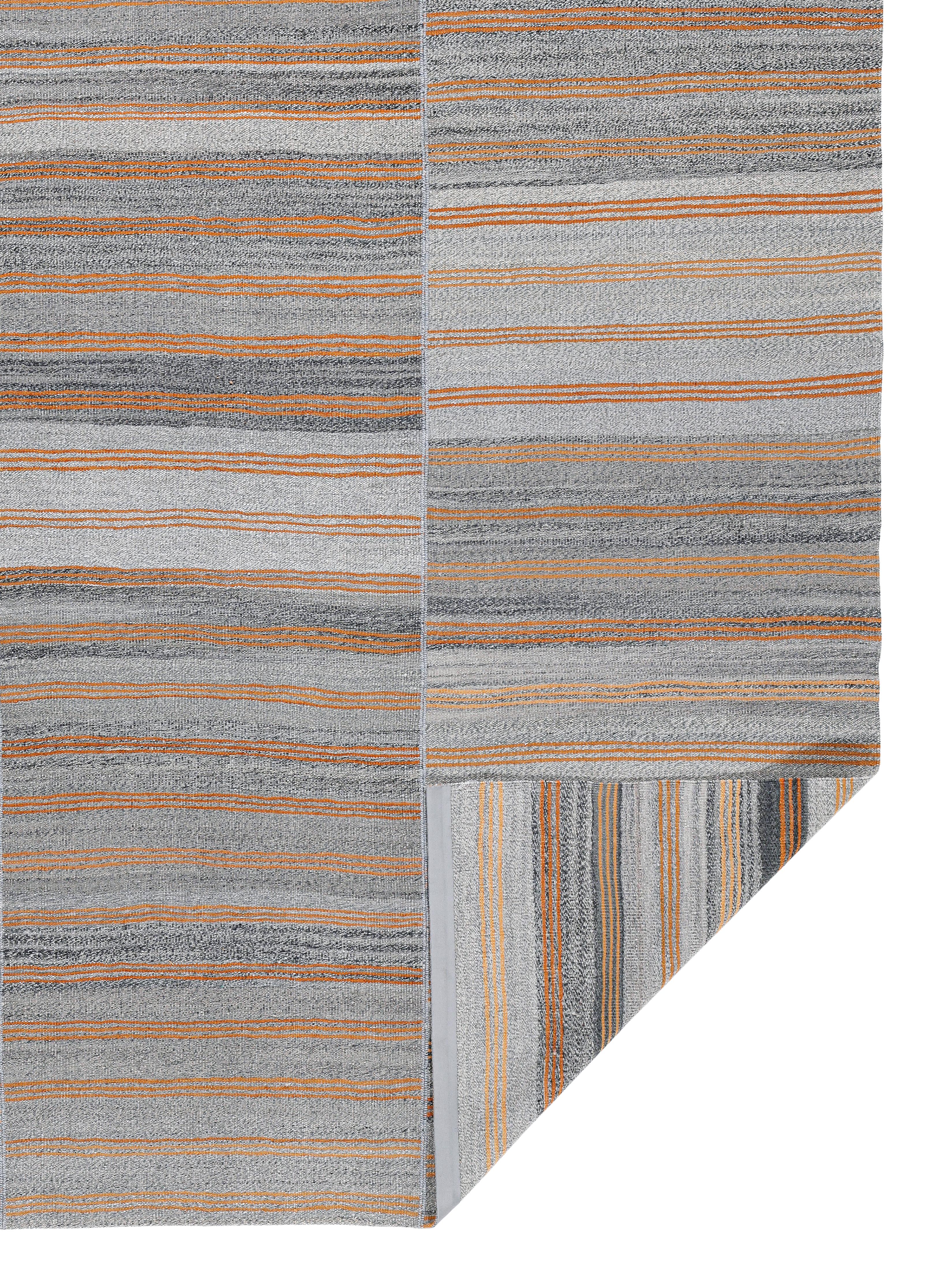 Handwoven Mazandaran Flat Weave Rug in Natural Gray with Orange Stripe Accents in vendita 2
