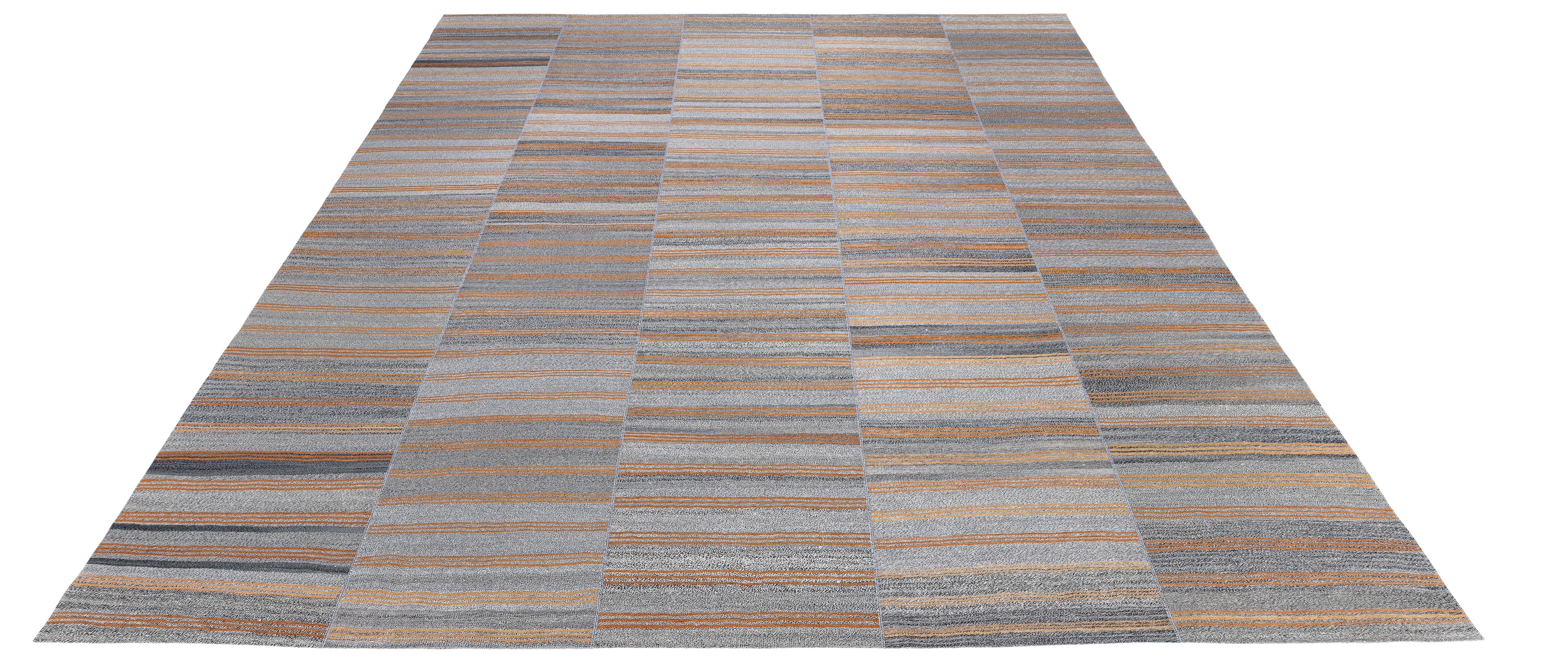 XXI secolo e contemporaneo Handwoven Mazandaran Flat Weave Rug in Natural Gray with Orange Stripe Accents in vendita