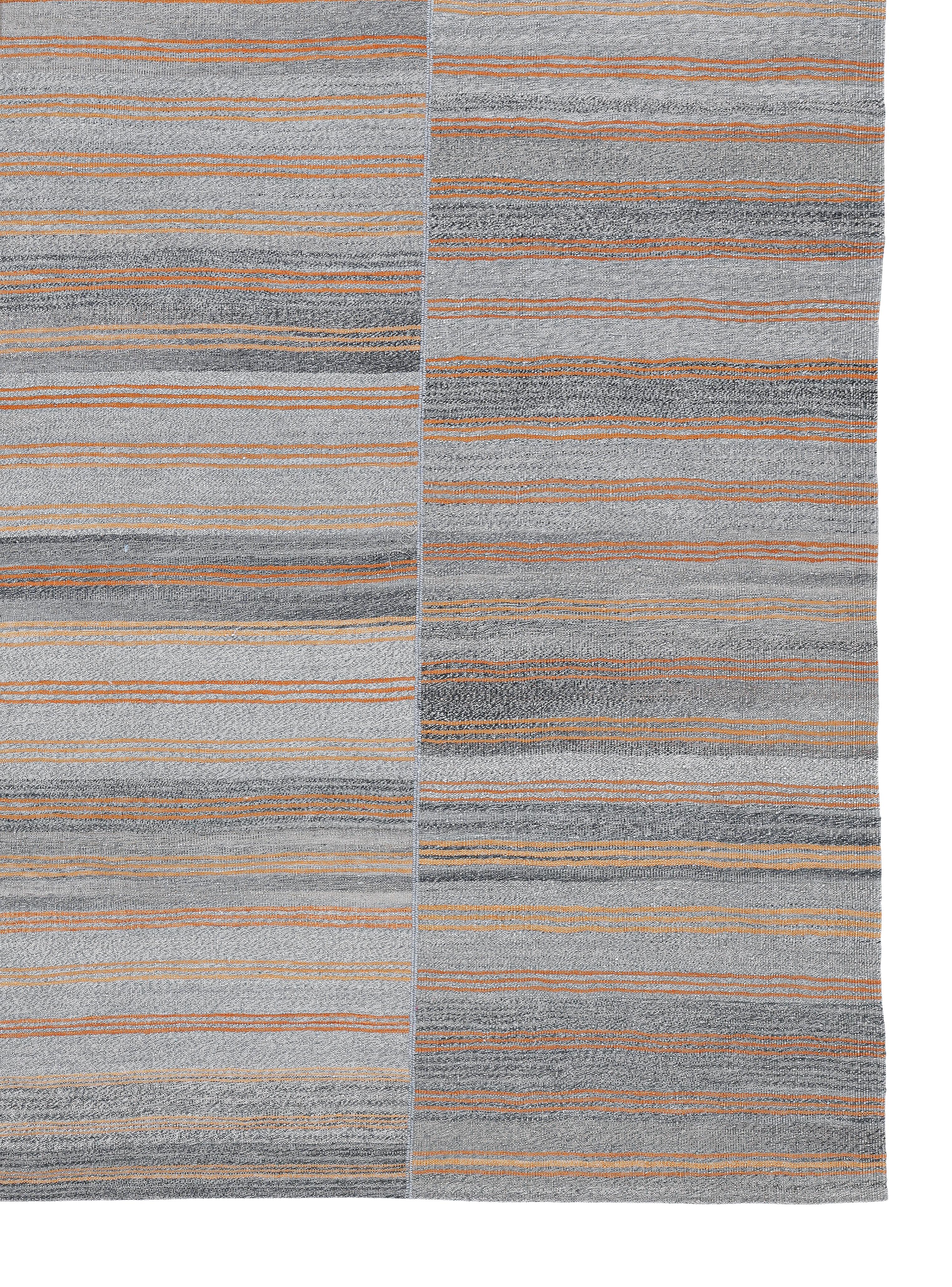Lana Handwoven Mazandaran Flat Weave Rug in Natural Gray with Orange Stripe Accents in vendita