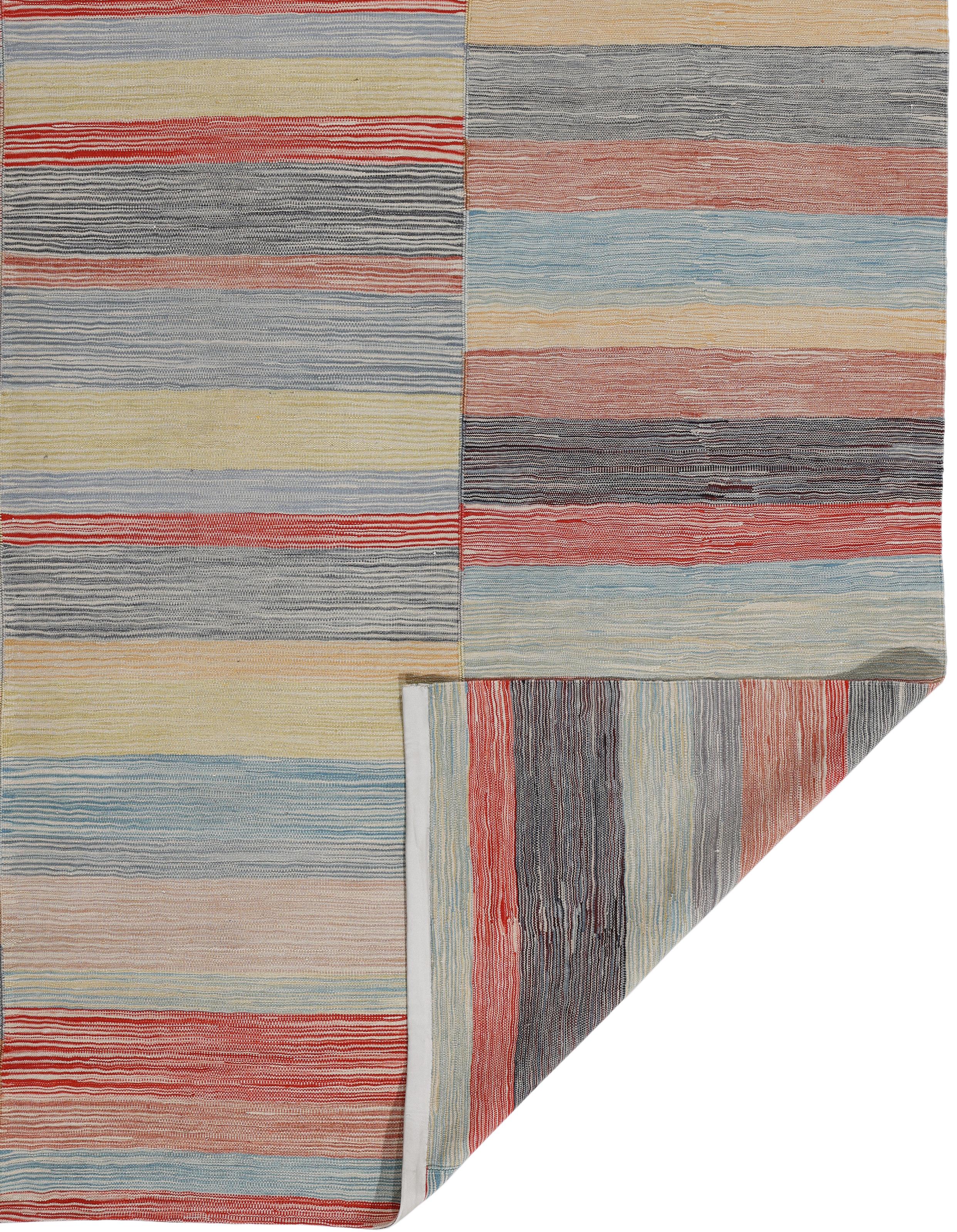 Alfombra tejida a mano en tejido plano Mazandaran pastel Siglo XXI y contemporáneo en venta