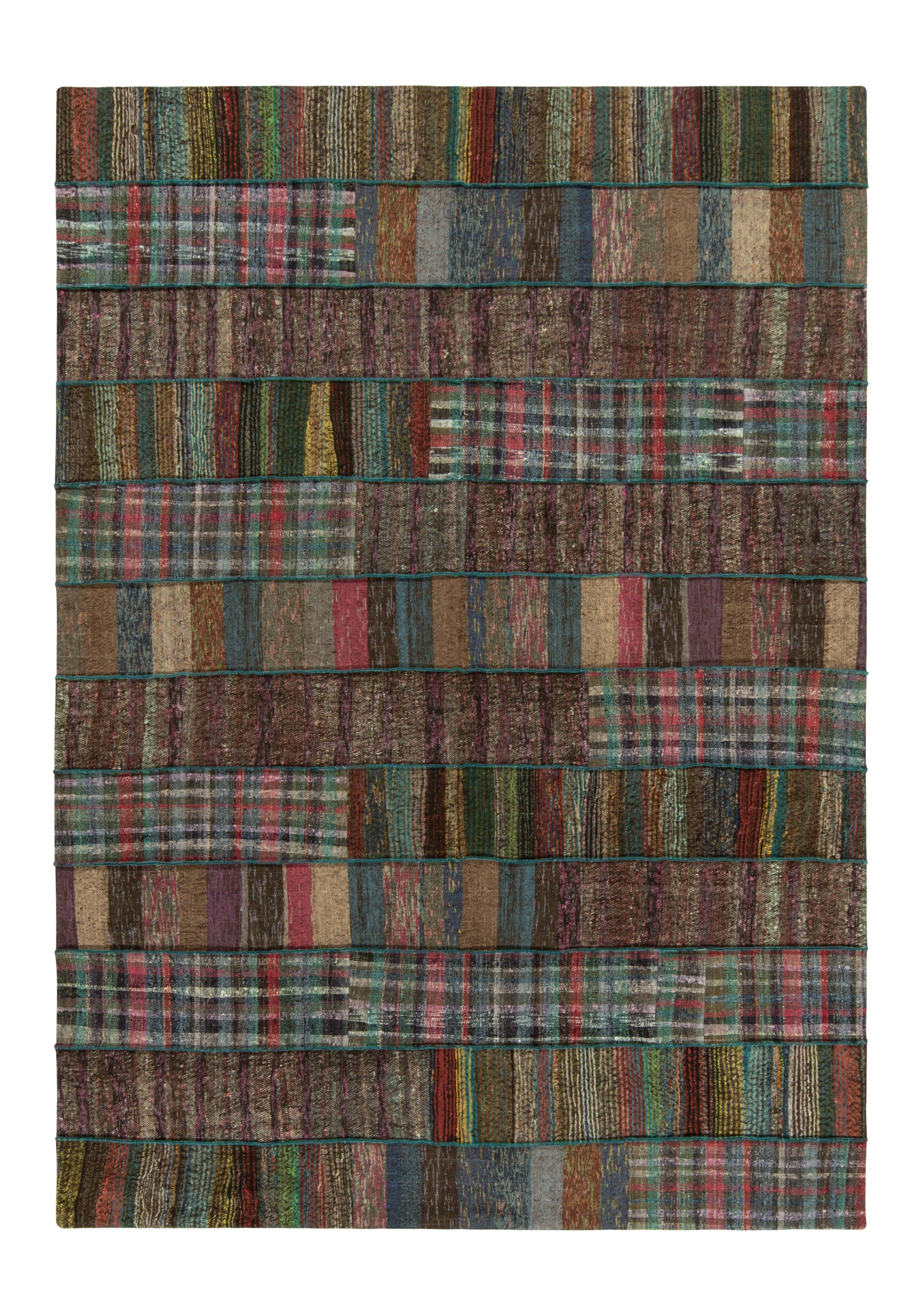 Alfombra kilim patchwork moderna tejida a mano con rayas policromáticas by Rug & Kilim
