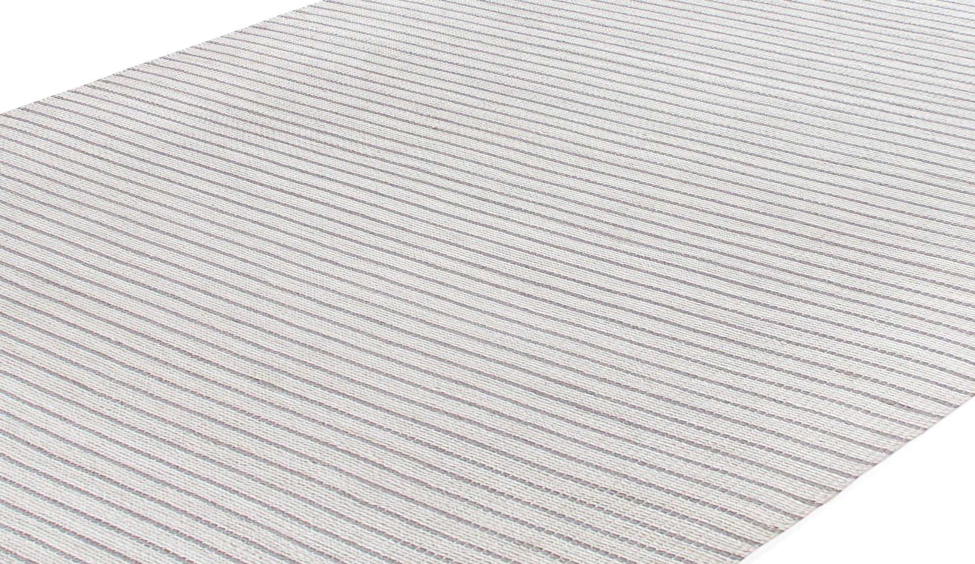 Handgewebter moderner Teppich aus neuseeländischer Merinowolle - Minimales neutrales Design (Moderne) im Angebot