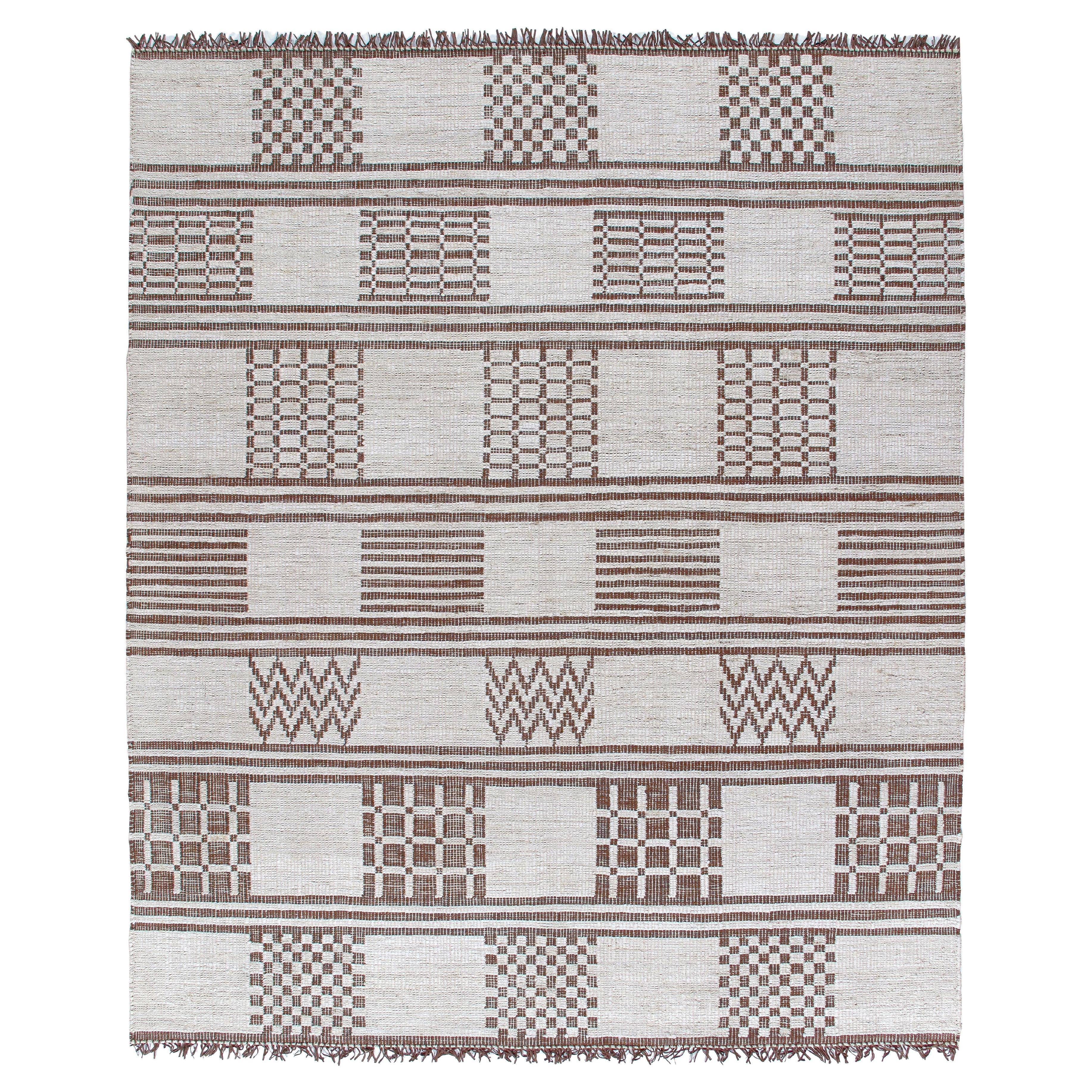 Handgewebter moderner Teppich  Merinowolle und Leder, marokkanisches Turok-inspiriertes Design im Angebot