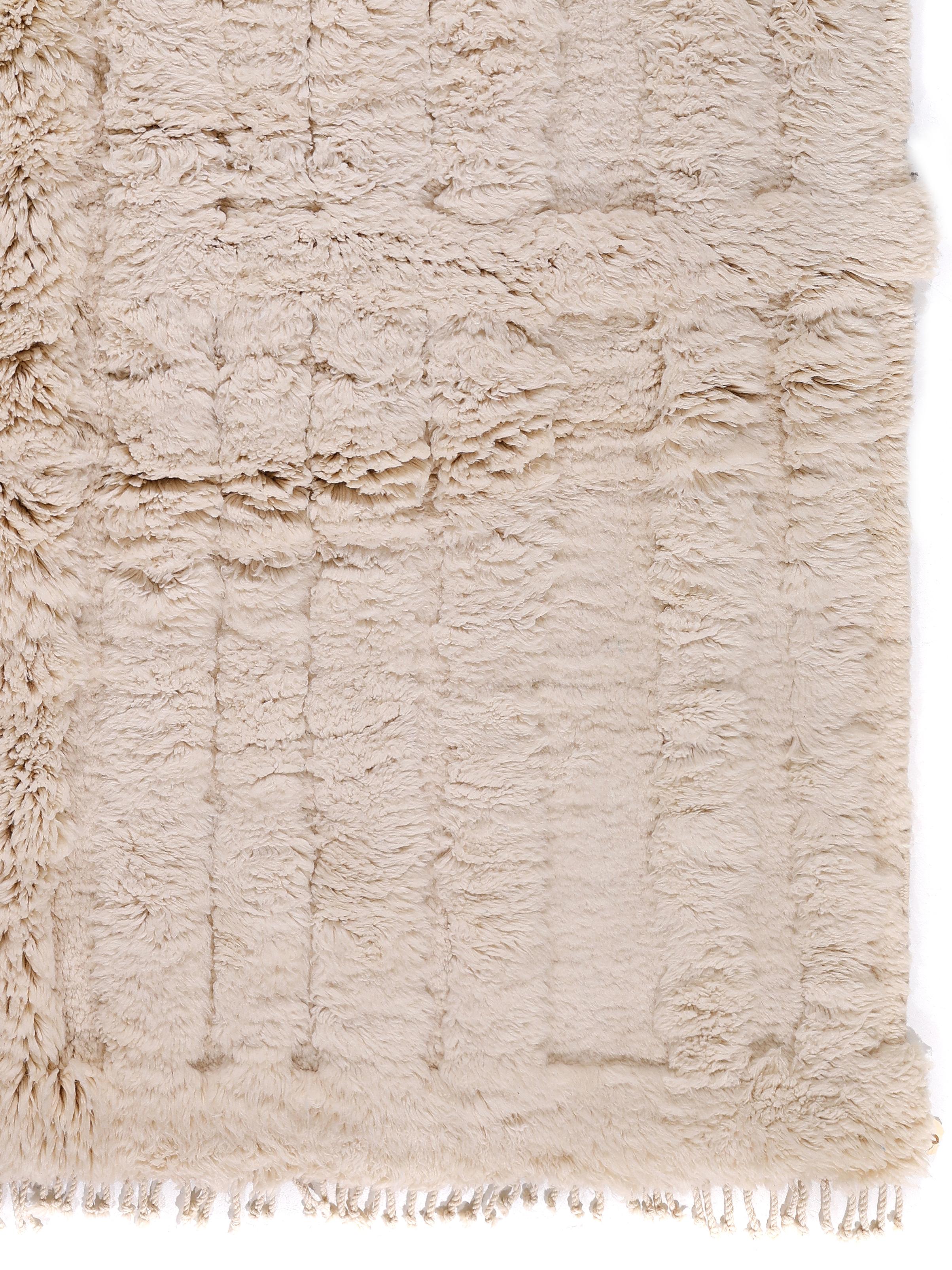 XXIe siècle et contemporain Tapis marocain tissé à la main - Luxueux Shag crème, style géométrique moderne en vente