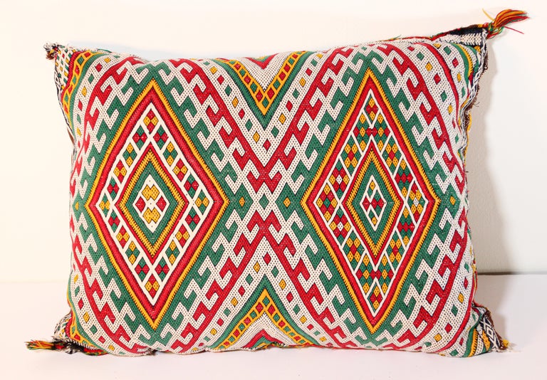 Handwoven Moroccan Tribal Berber Throw Pillow In Good Condition For Sale In North Hollywood, CA