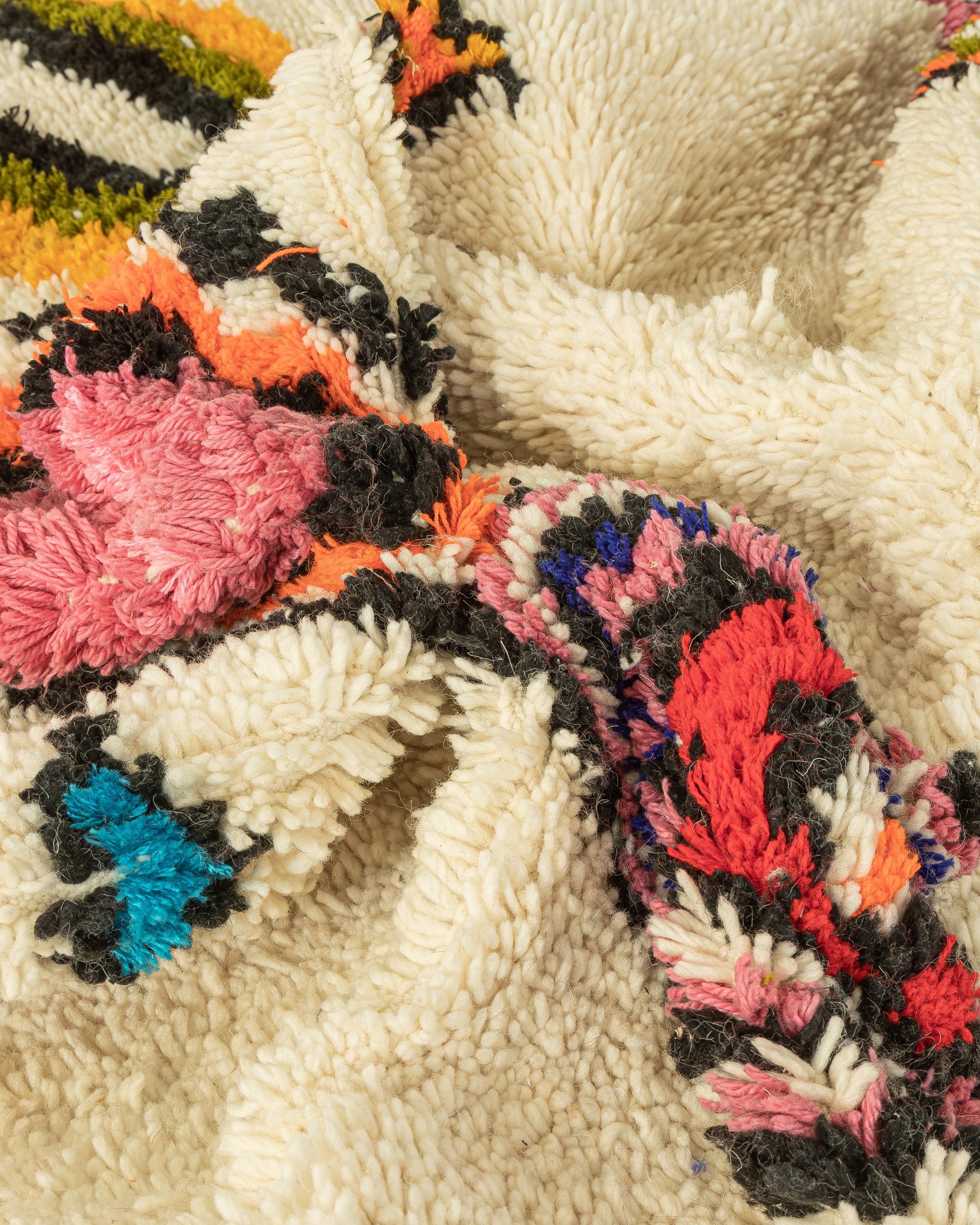 Handgewebter marokkanischer Berberteppich aus 100 % Wolle (21. Jahrhundert und zeitgenössisch) im Angebot
