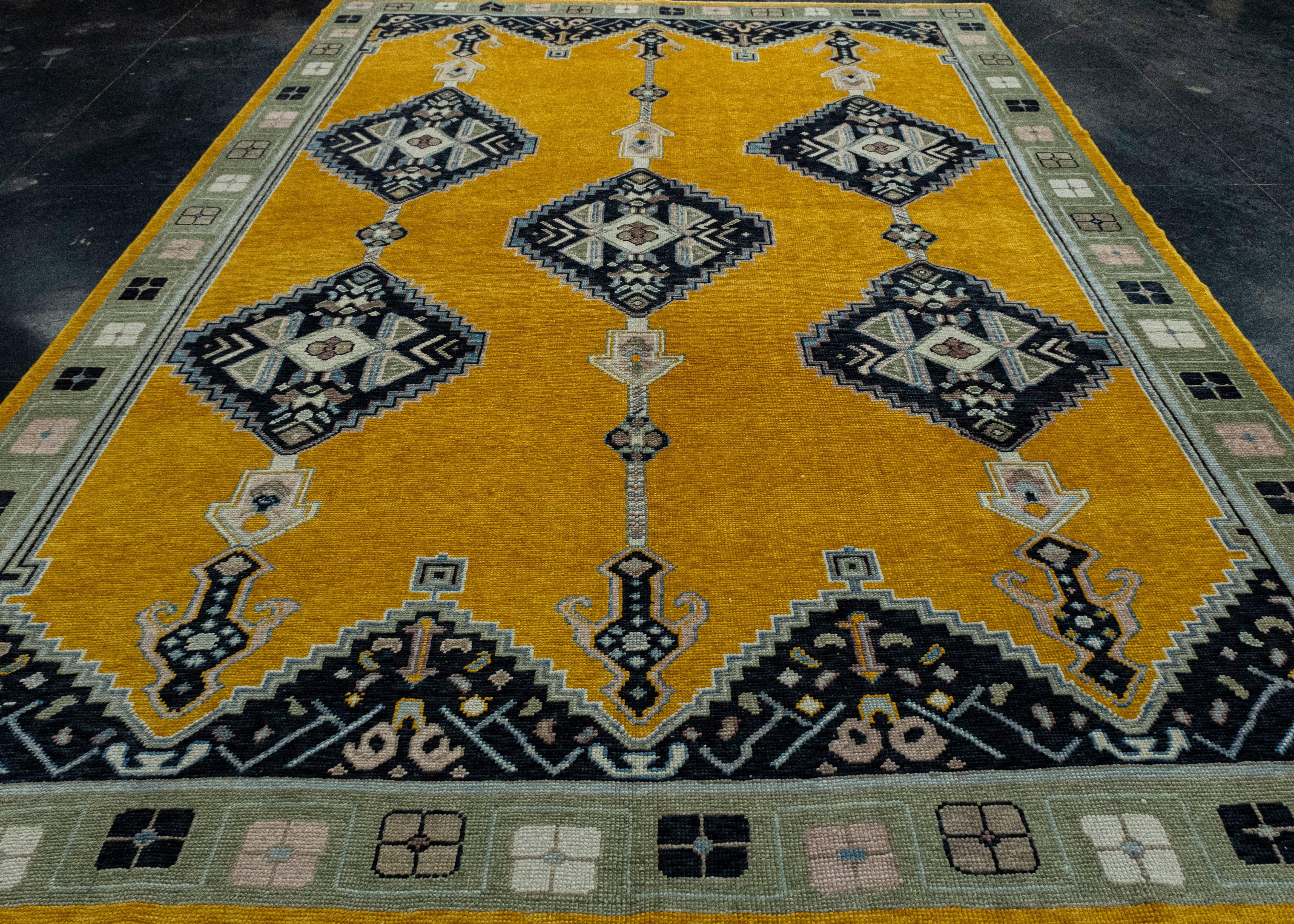 Handwoven Oushak Rug 9'1