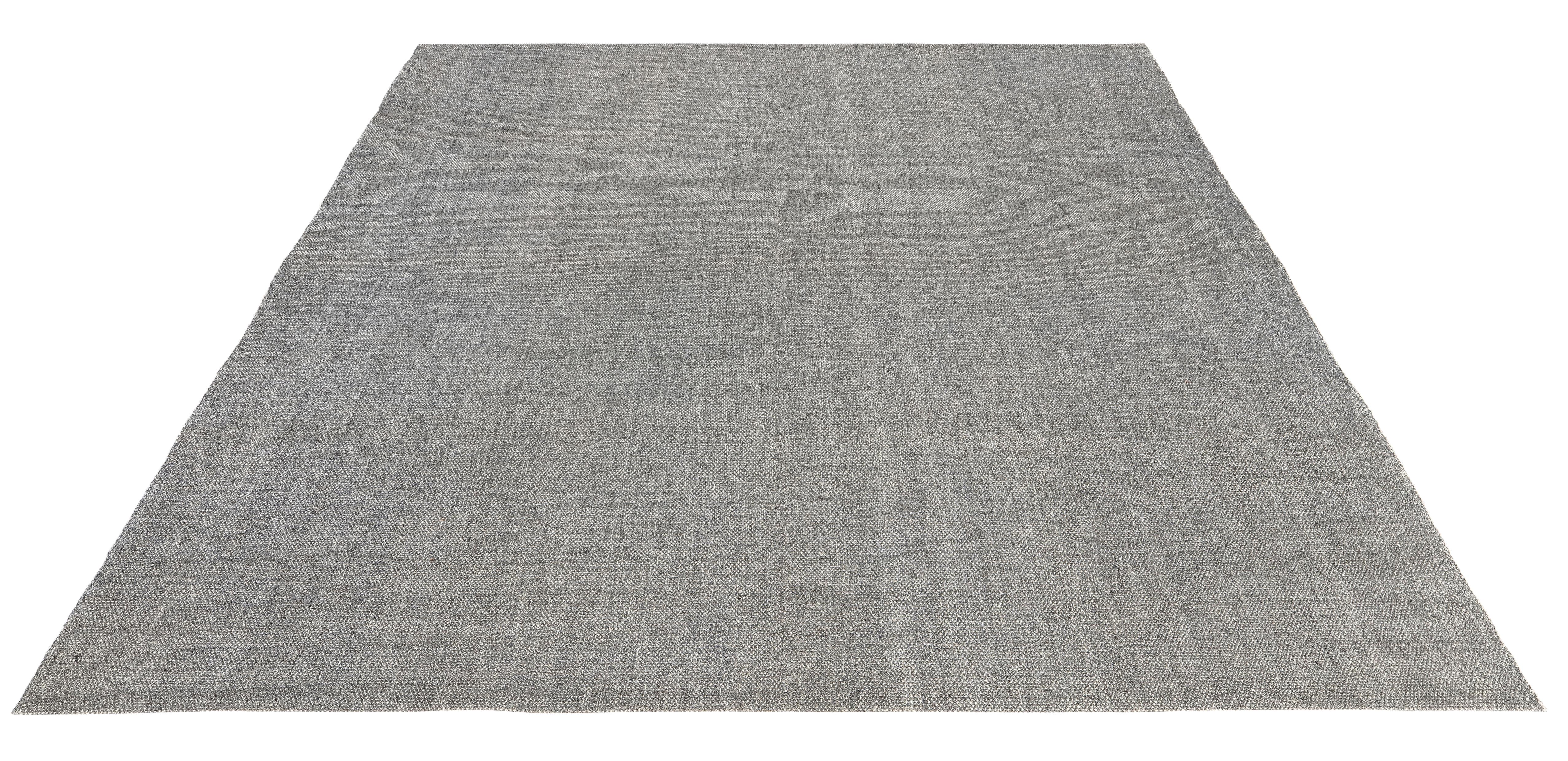 Tissé à la main Handwoven Persian -Style Gray Flatweave Rug in Natural Wool and Linen Blend en vente
