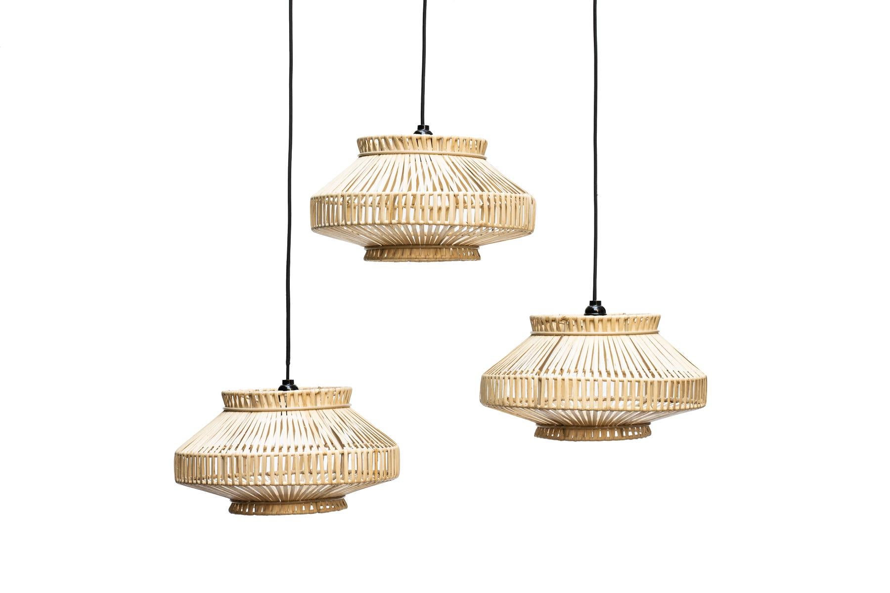 Introducing the exquisite Rattan Baby George light screen, a distinctive masterpiece crafted by León León design in Mexico City.

This captivating screen showcases a robust powder-coated steel structure adorned with meticulous handwoven Rattan fiber