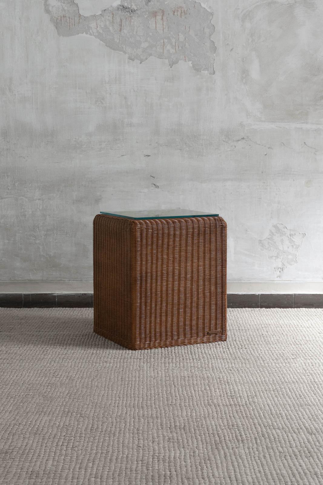 Handwoven Rattan Sidetable – Edizioni Molto
Product Details
Hazelnut finish. Complete with brass tag.
Production: Edizioni Molto Collectibles. Italian handcrafted manufacturing.
Dimensions: 50 W x 60 H x 50 D cm
The photo also features the