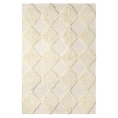 Handwoven Shaggy Chess Wool Rug White Large