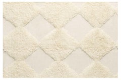 Handwoven Shaggy Chess Wool Rug White Small