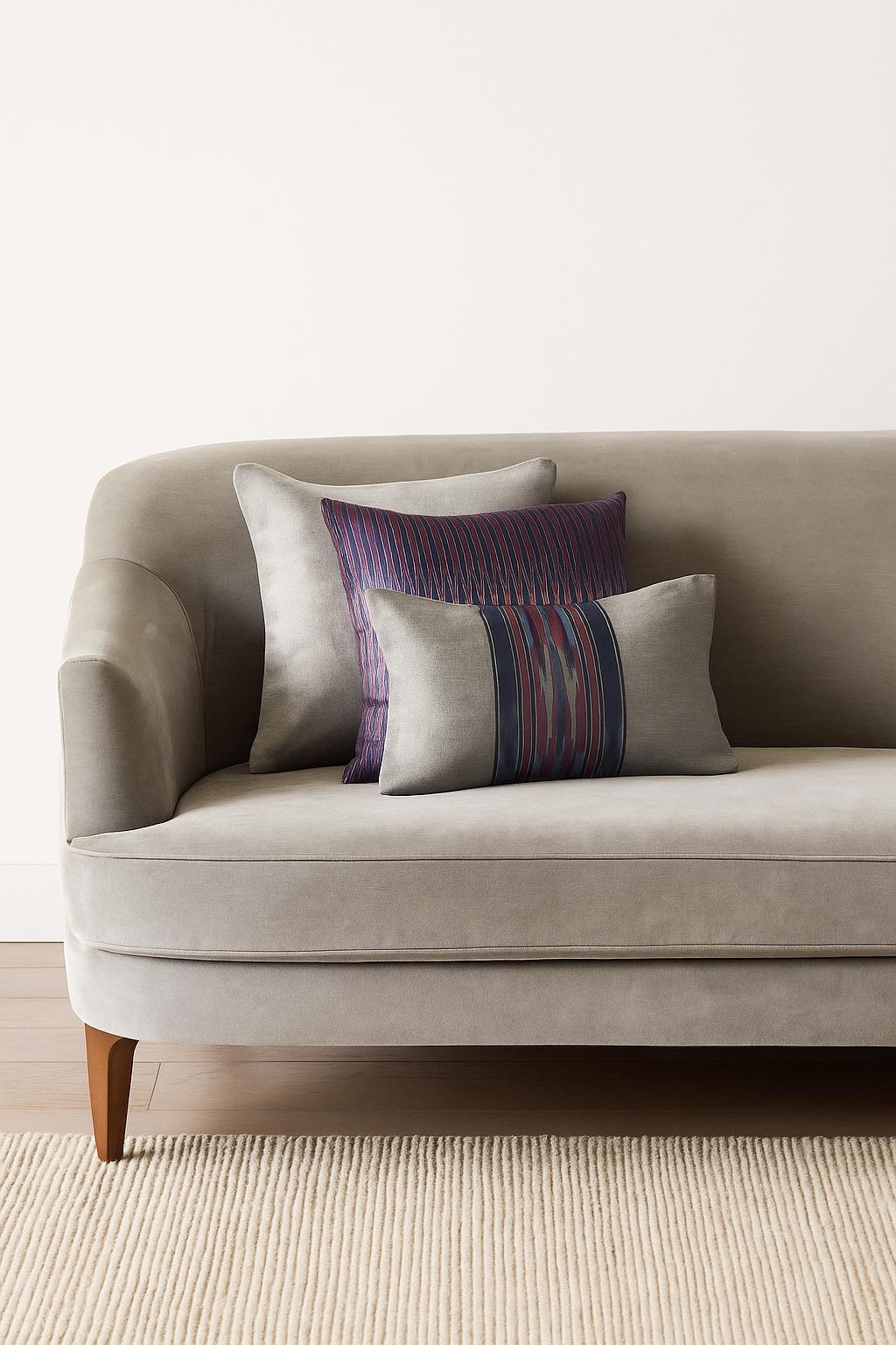 Turc Set de coussins en soie tissée à la main, motif Ikat bleu en vente