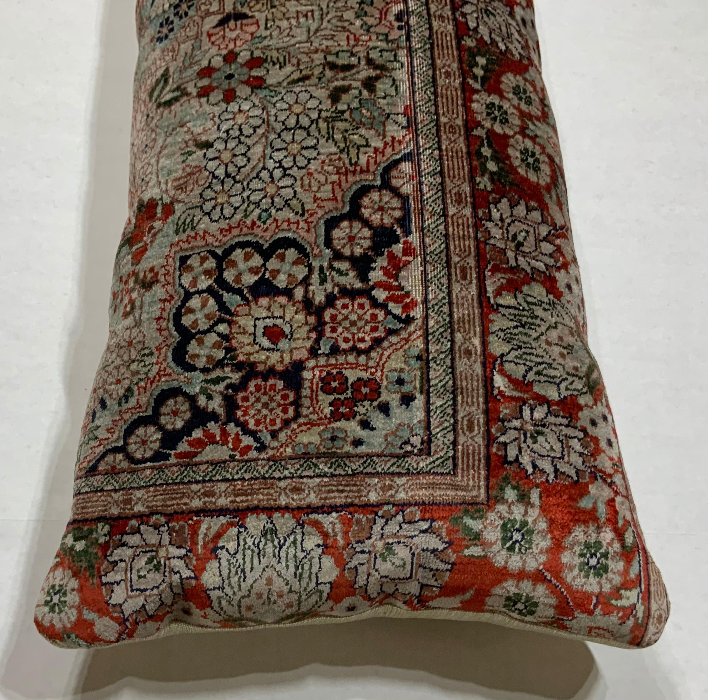 Exceptional pillow made of handwoven quality silk Chinese rug fragment, soft silk feel like velvet
Beautiful motifs of flowers and vine, double silk backing, with fresh new quality insert.