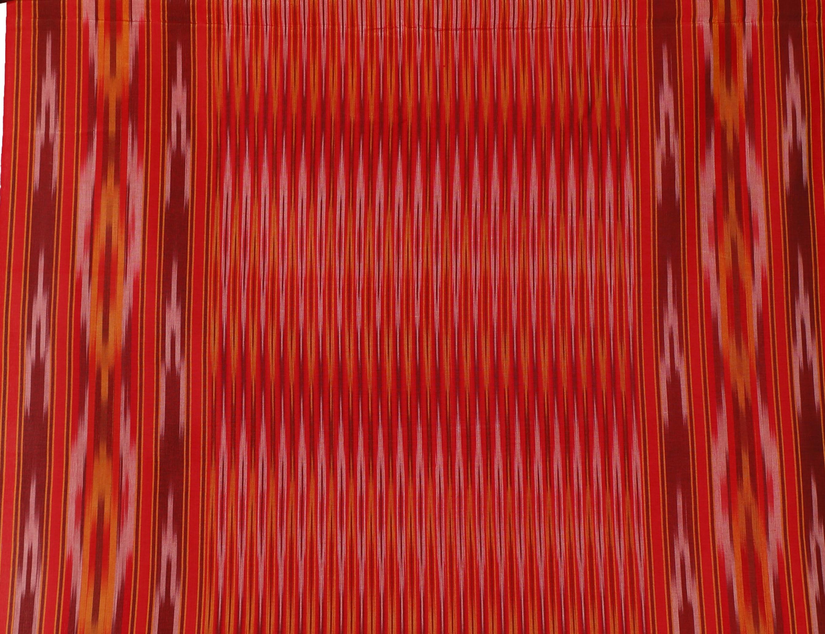 Handwoven Silk Red Ikat Motif Cushion Set In New Condition For Sale In London, GB
