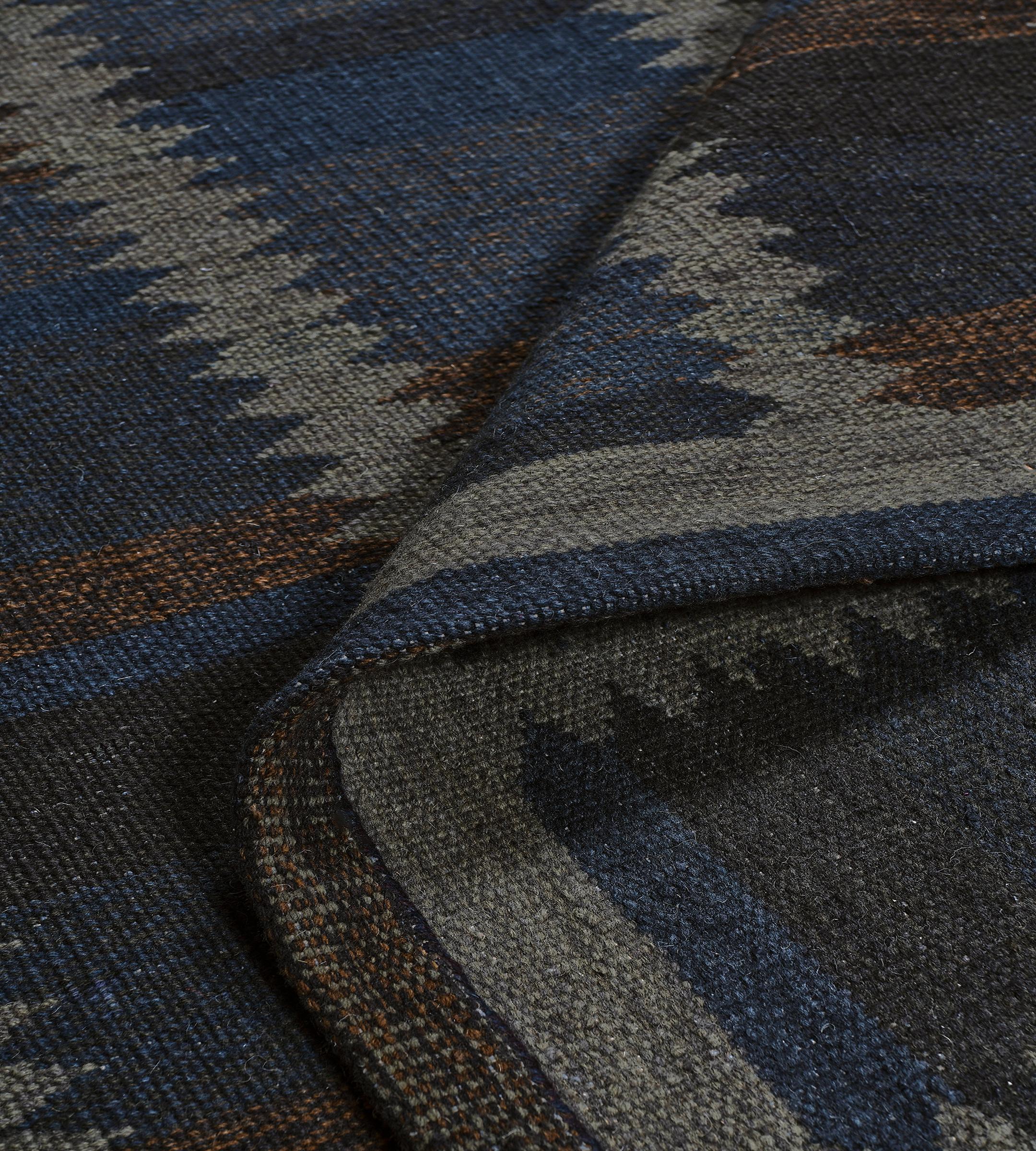 Handwoven Swedish Inspired Flat-Weave Wool Rug For Sale 2