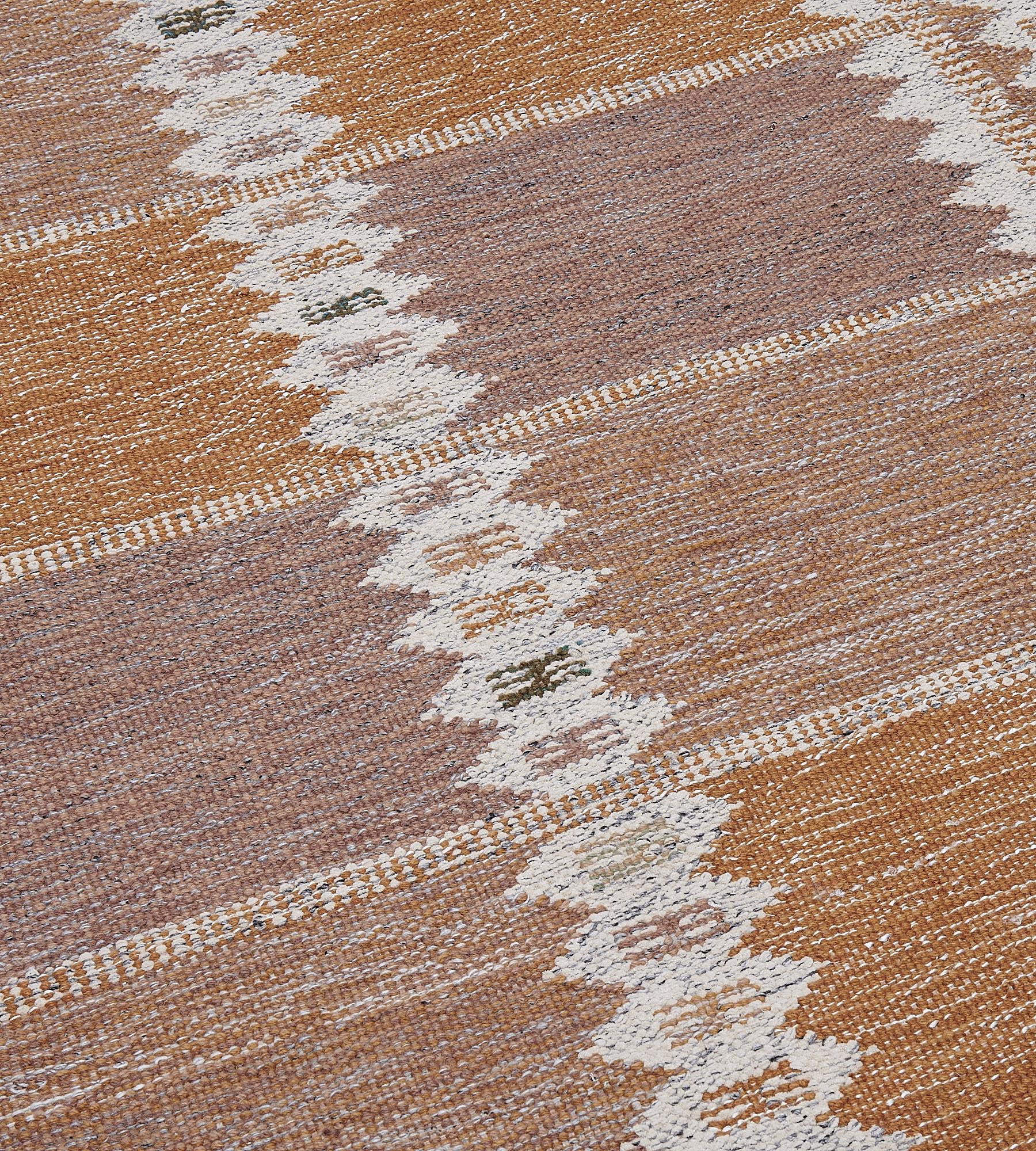 Handwoven Swedish Inspired Flatweave Rug In New Condition For Sale In West Hollywood, CA
