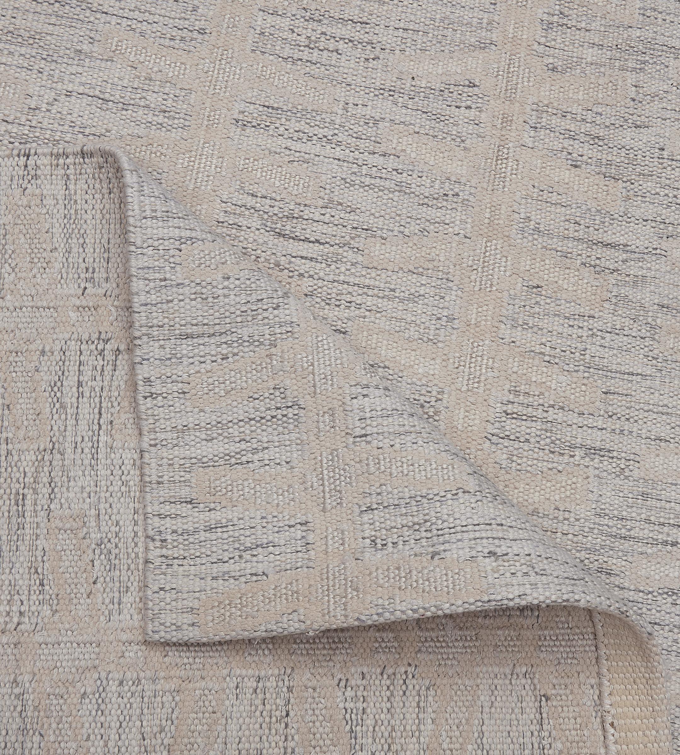 Handwoven Swedish Inspired Wool Flat-Weave Rug In New Condition For Sale In West Hollywood, CA