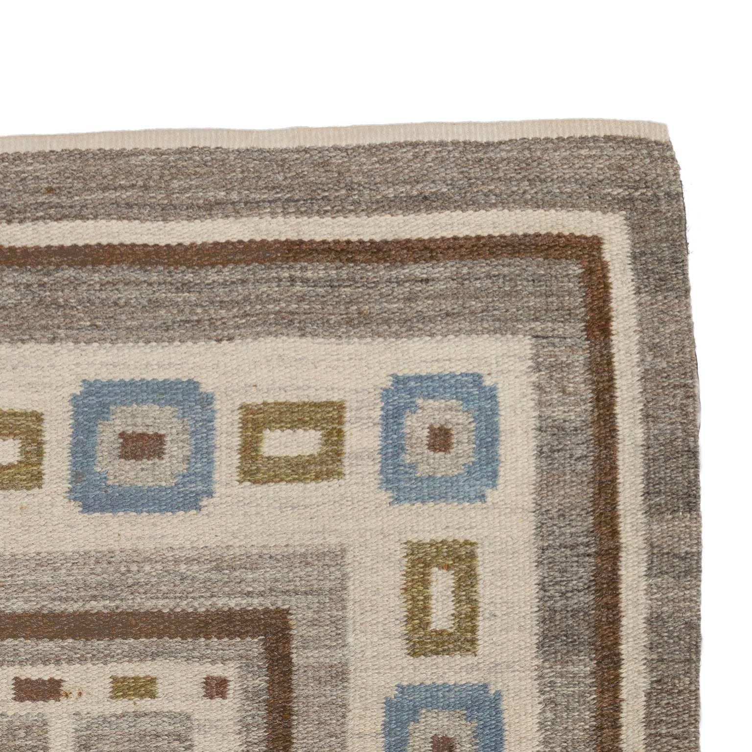 Handwoven Swedish Wool rug in Flat-Weave signed V.J. In Good Condition In Stockholm, SE
