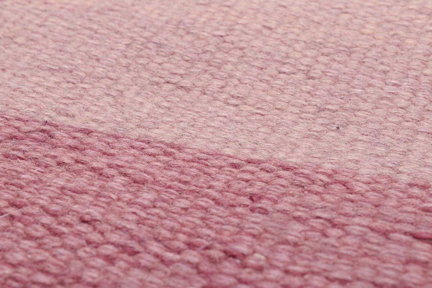 Handwoven “Terass” rug in wool. Rölakan technique.  Woven with geometric pattern In Excellent Condition For Sale In Copenhagen, DK