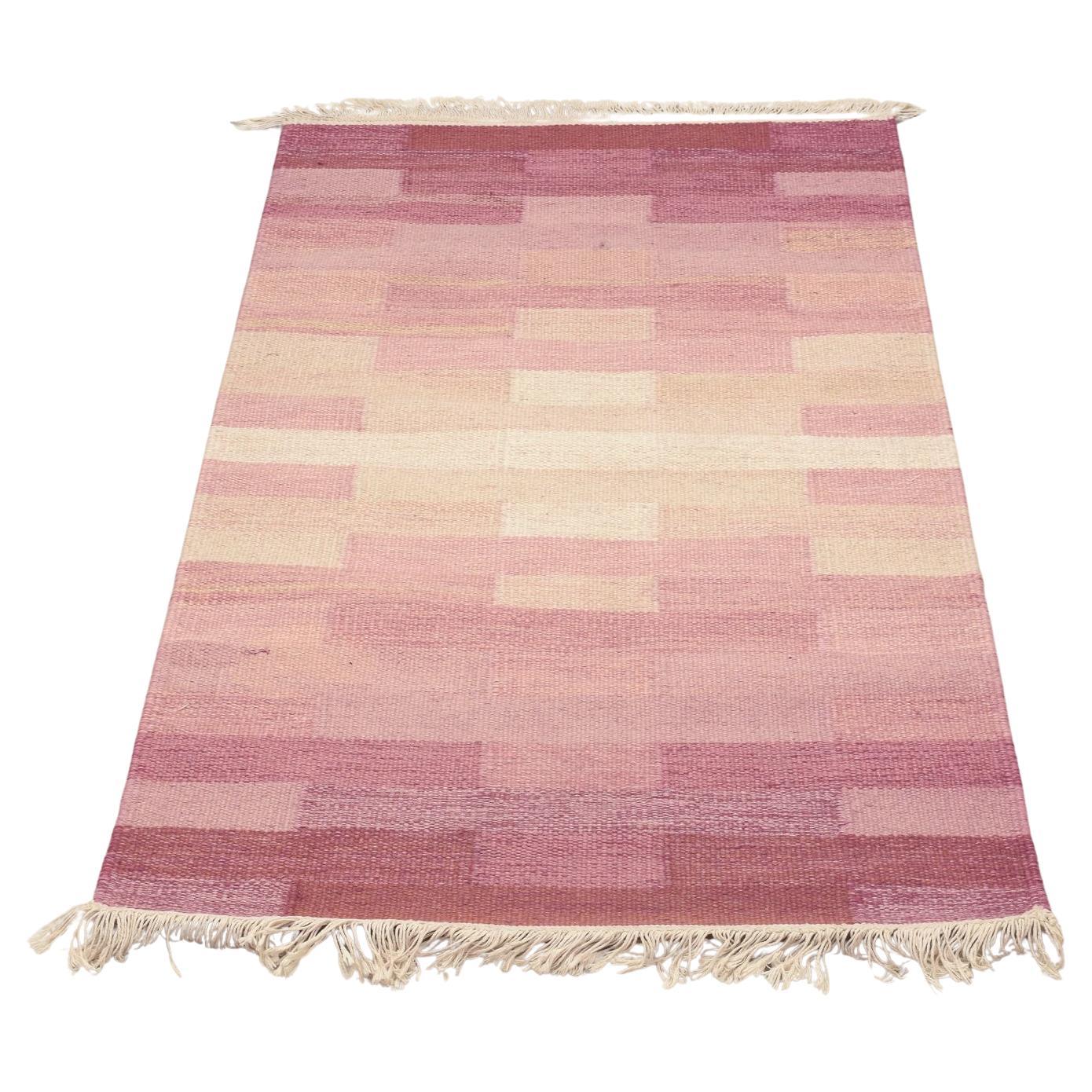 Handwoven “Terass” rug in wool. Rölakan technique.  Woven with geometric pattern For Sale