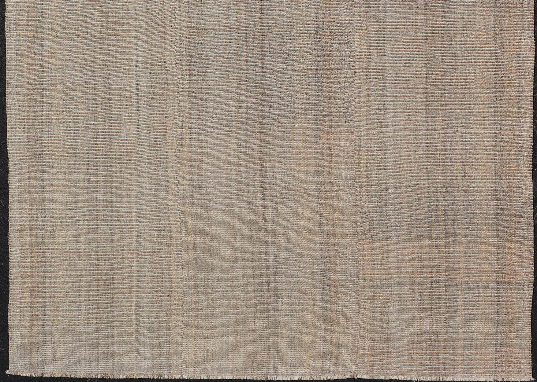 Alfombra Kilim Tejida a Mano con Textura en Tonos Beige, Crema y Marrón Suave 9'3 x 12'4 en Nuevo estado para la venta en Atlanta, GA