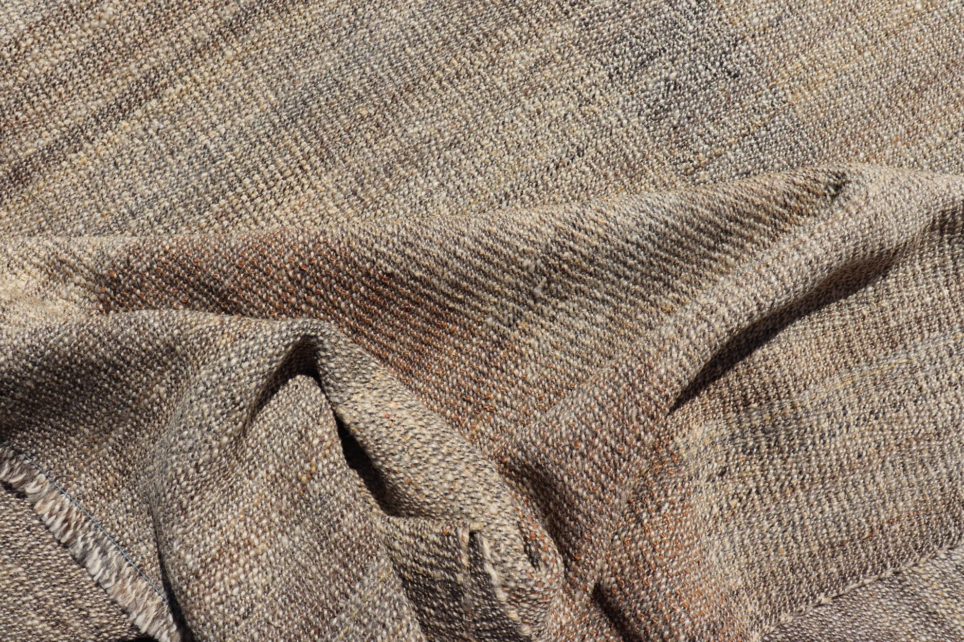 Handwoven Textured Kilim Rug with Subtle Geometric Design 10'4 x 14'4 In New Condition For Sale In Atlanta, GA