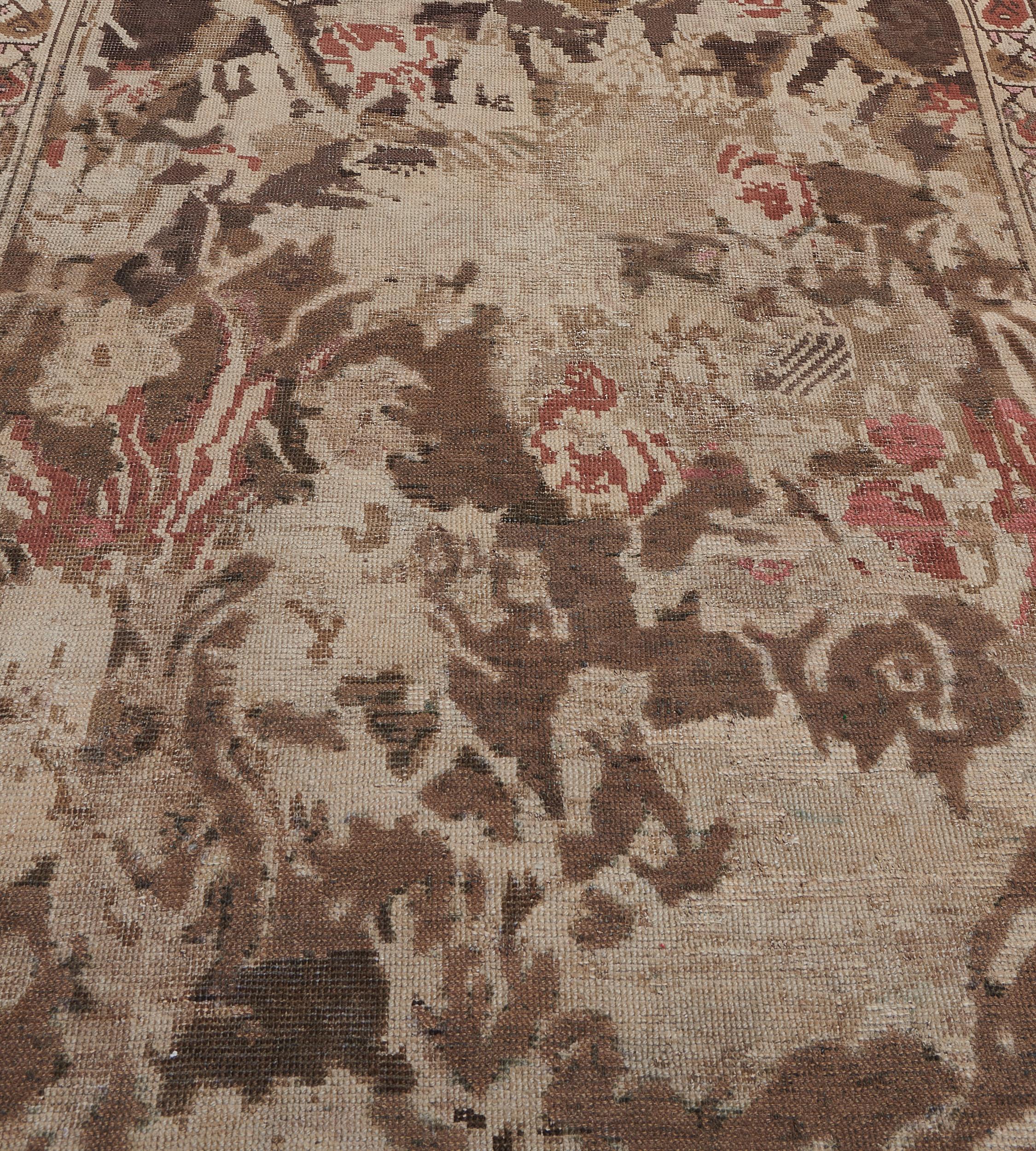 Alfombra de lana tradicional persa Karabagh tejida a mano Flora estilizada siglo XX en venta