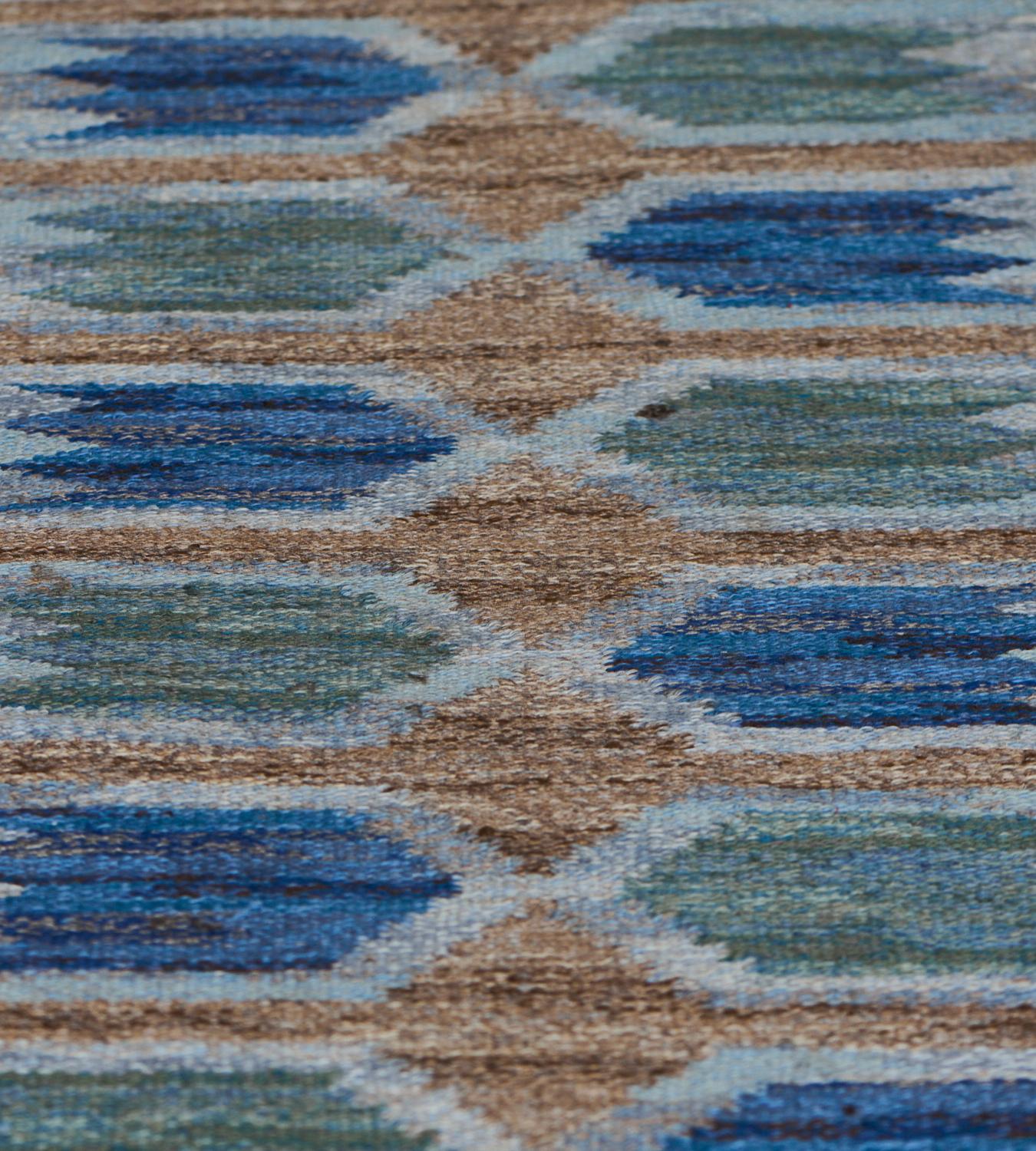 Handgewebter schwedischer Vintage-Teppich im „Tulip“-Design im Zustand „Hervorragend“ im Angebot in West Hollywood, CA