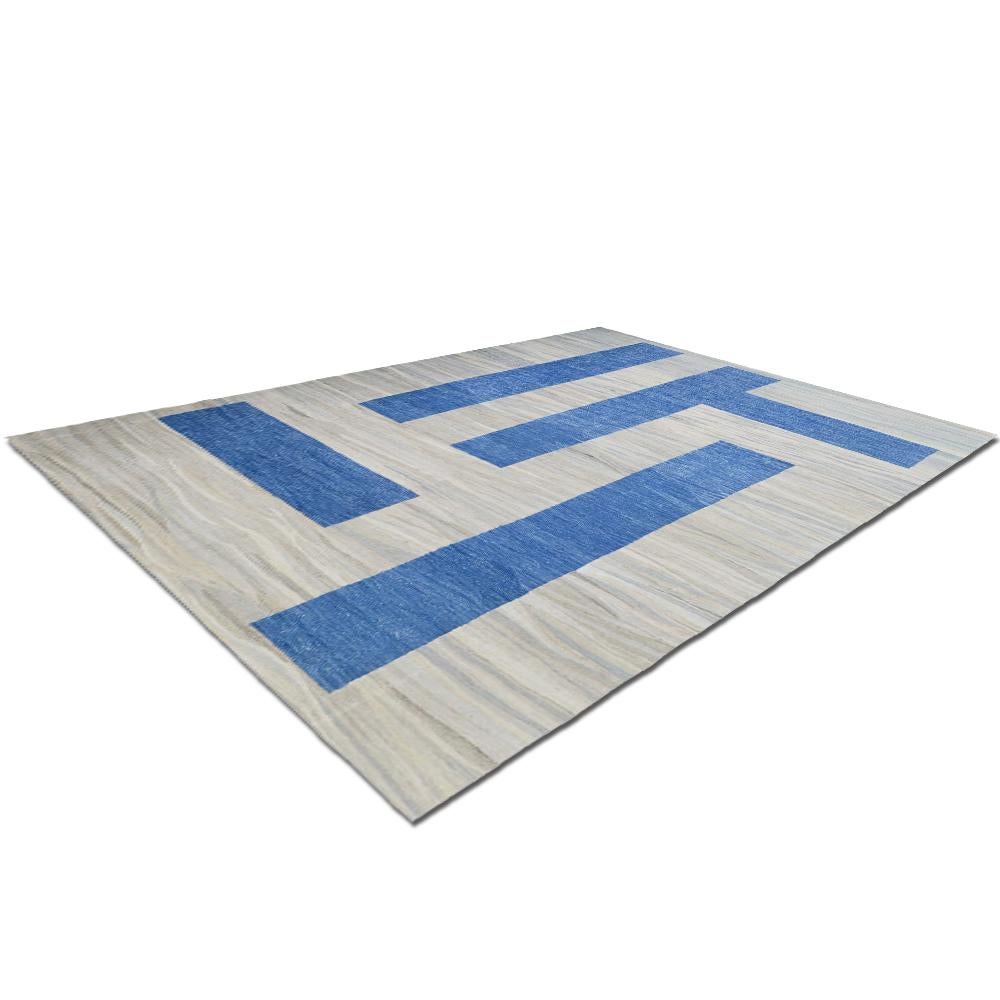 Asian 21st Century Modern Abstract Handwoven Two-Tone Kilim Carpet For Sale