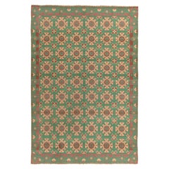 Tapis Kilim vintage tissé à la main en beige et vert à motif géométrique par Rug & Kilim