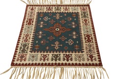 Alfombra Kilim Balcánica Vintage con Medallón Azul, Beige y Rojo by Rug & Kilim