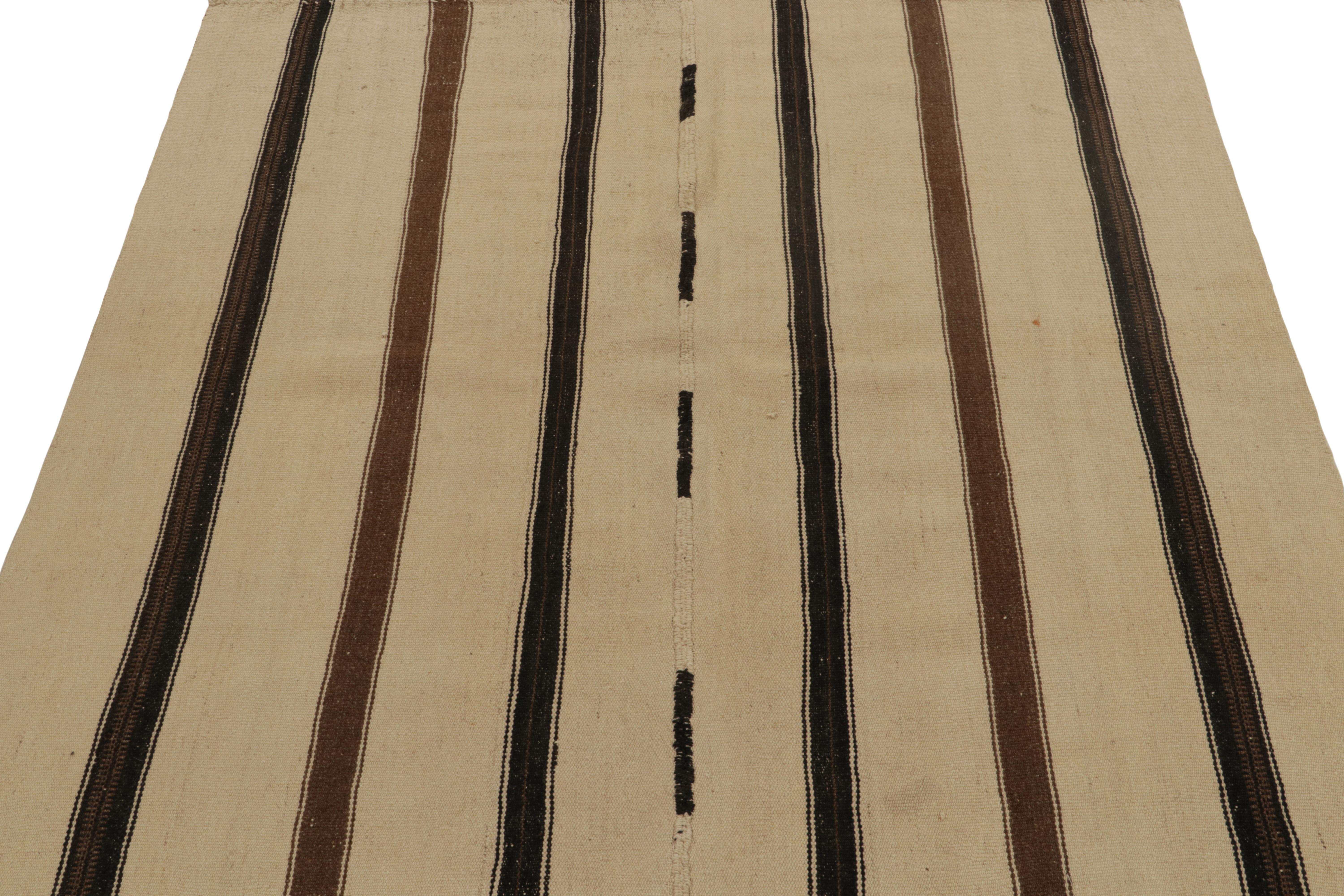 Turco Kilim vintage intrecciato a mano a righe beige-marroni di Rug & Kilim in vendita