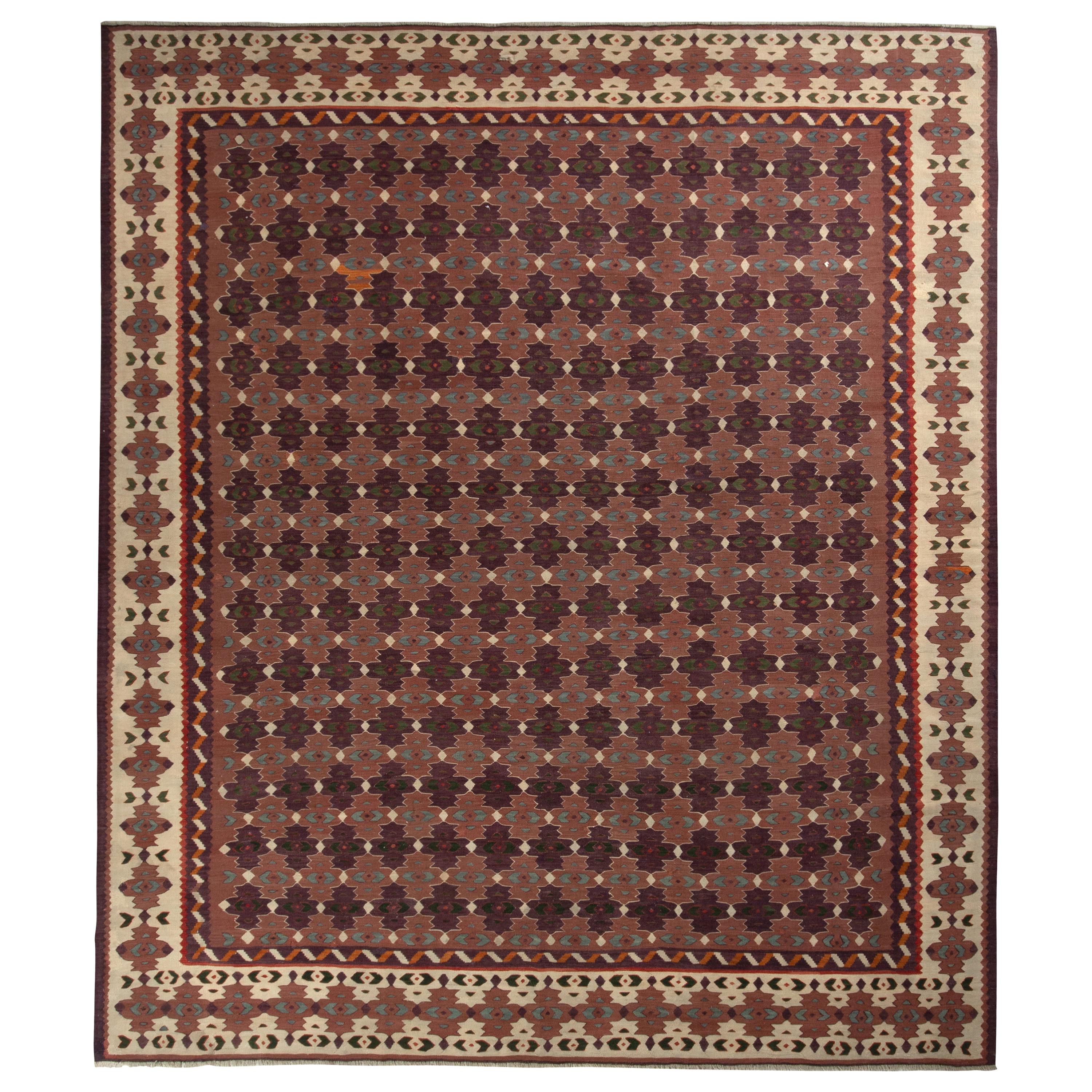 Tapis Kilim vintage tissé à la main à motif géométrique beige-marron par Rug & Kilim en vente