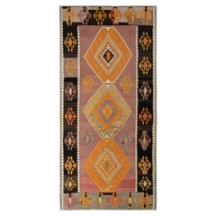 Handgewebter Vintage-Kelim-Teppich in Gold mit geometrischem Medaillonmuster von Teppich & Kelim