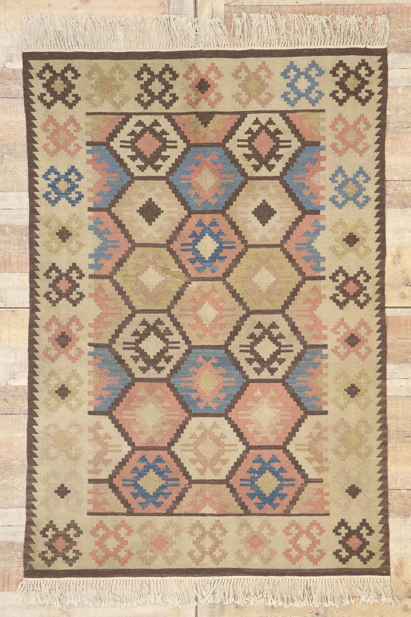 Handwoven Vintage Persian Shiraz Flatweave Carpet For Sale 1
